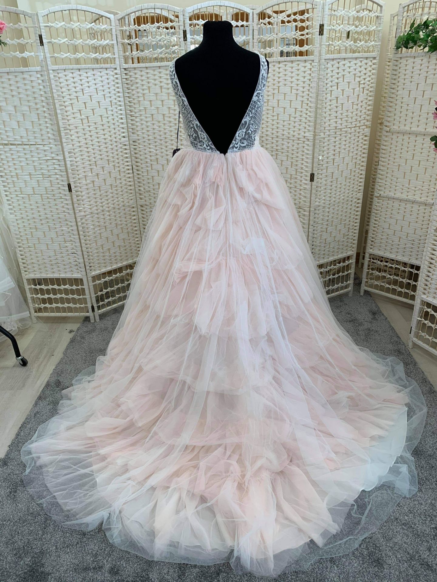 Marys Bridal Wedding Dress Size 18 - Image 4 of 5