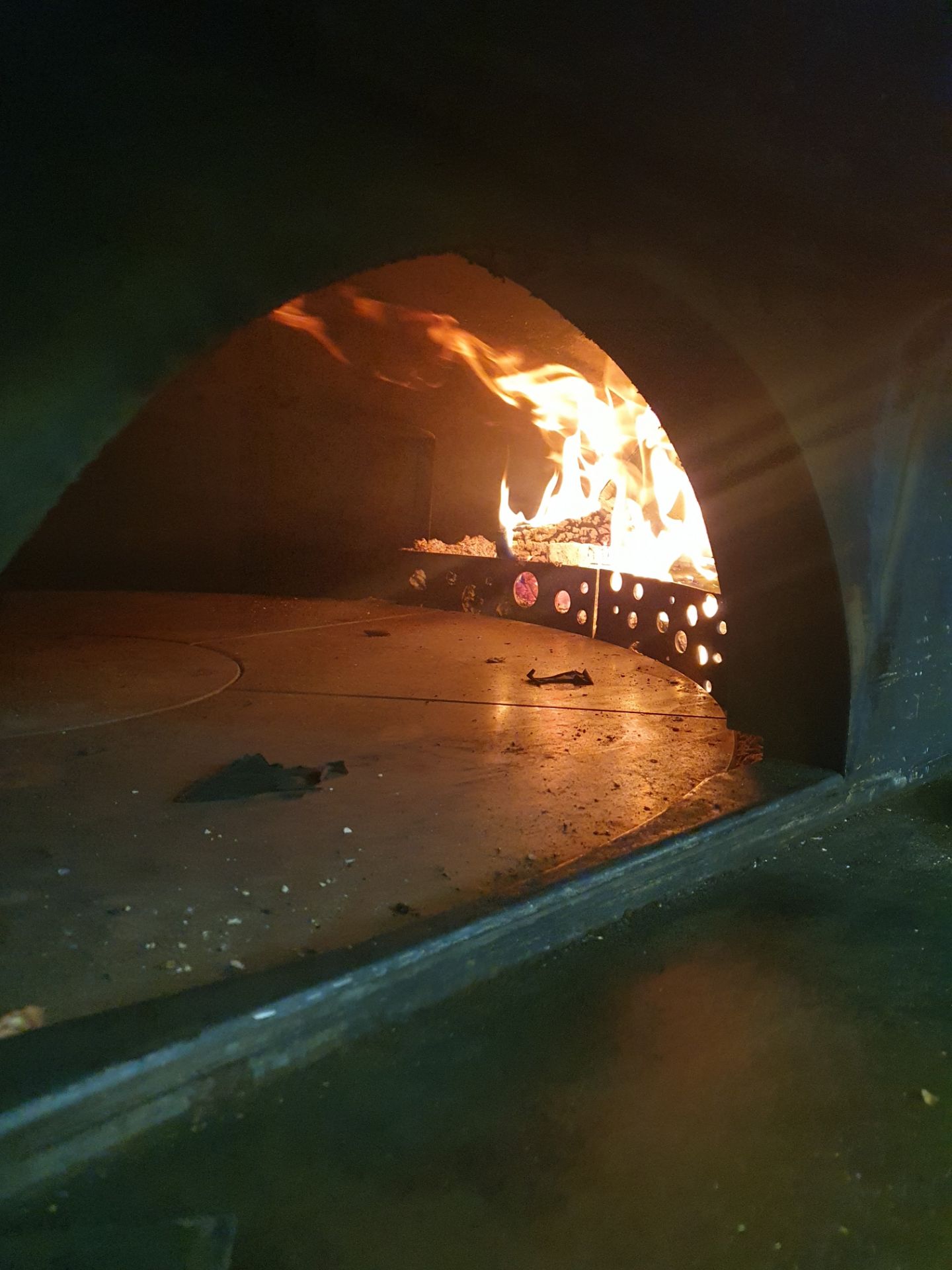 Pizza Oven. Gas or wood fired. - Image 2 of 11
