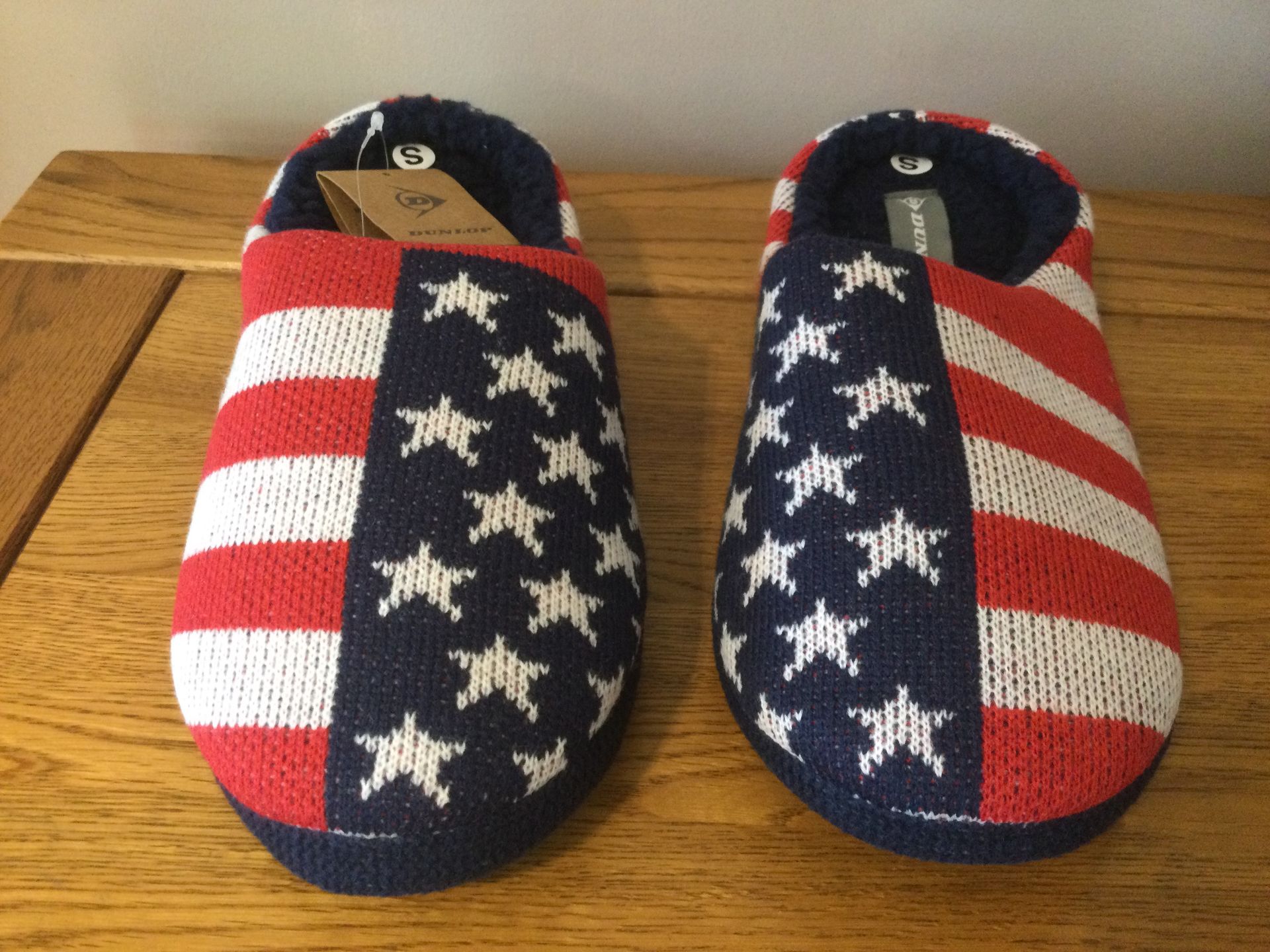 Men's Dunlop, “USA Stars and Stripes” Memory Foam, Mule Slippers, Size S (6/7) - New