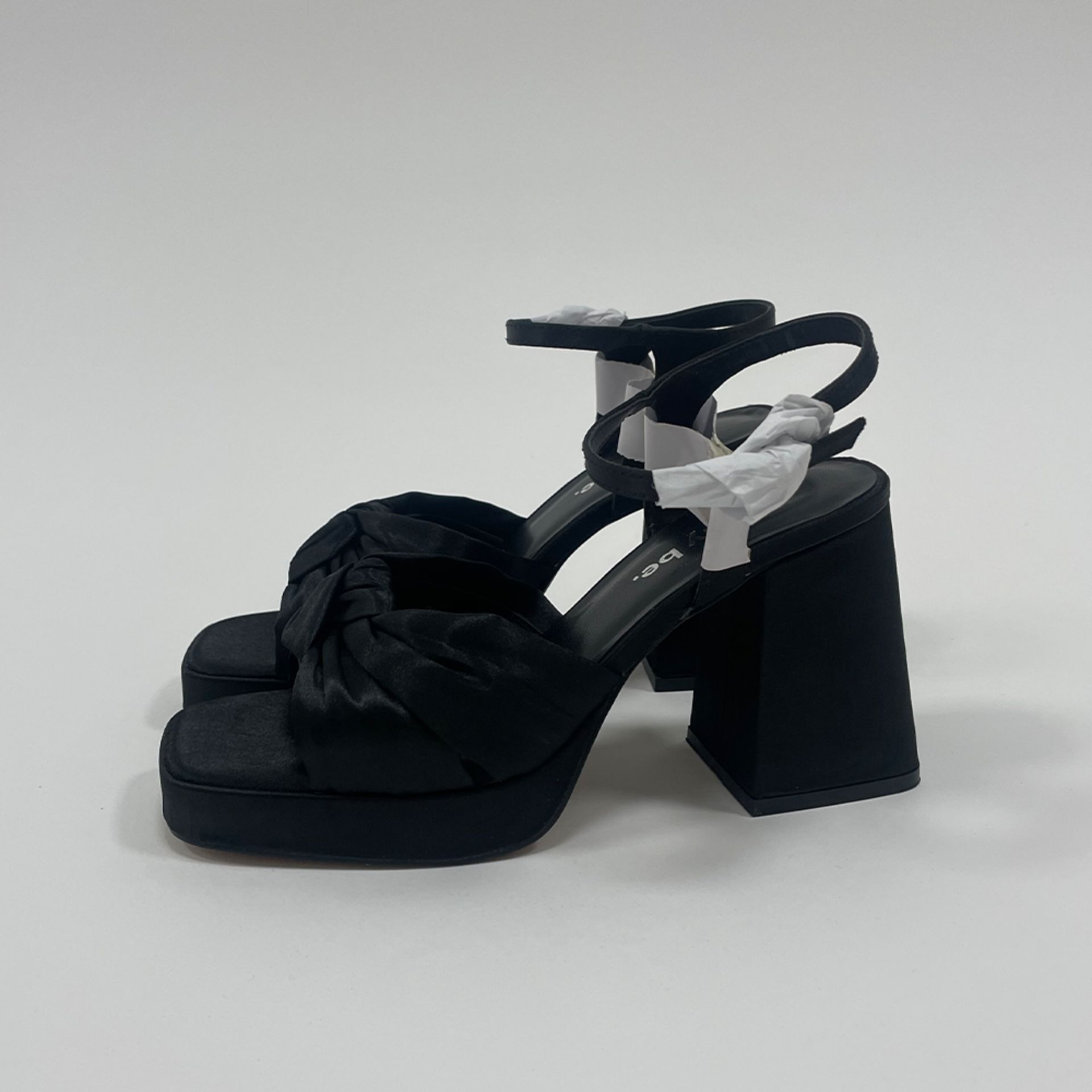 Pallet of Ladies Footwear, Simply Be, New Look Etc Approx. 100 Pairs - Bild 2 aus 6