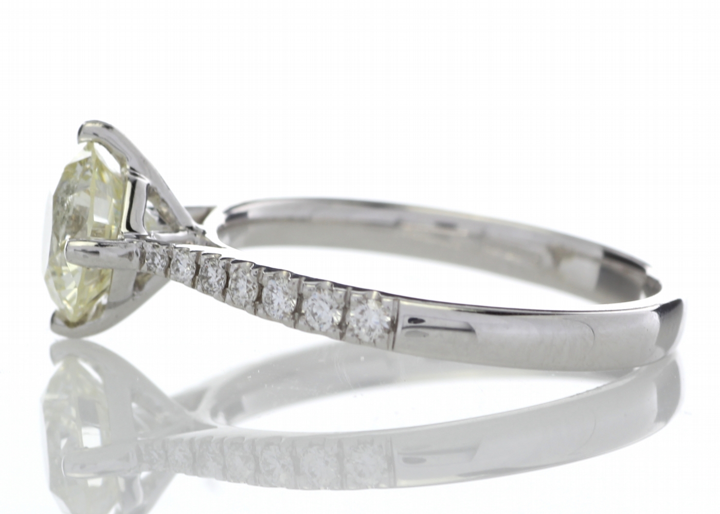 18ct White Gold Solitaire Diamond Ring With Stone Set Shoulders (1.15) 1.30 Carats - Image 3 of 5