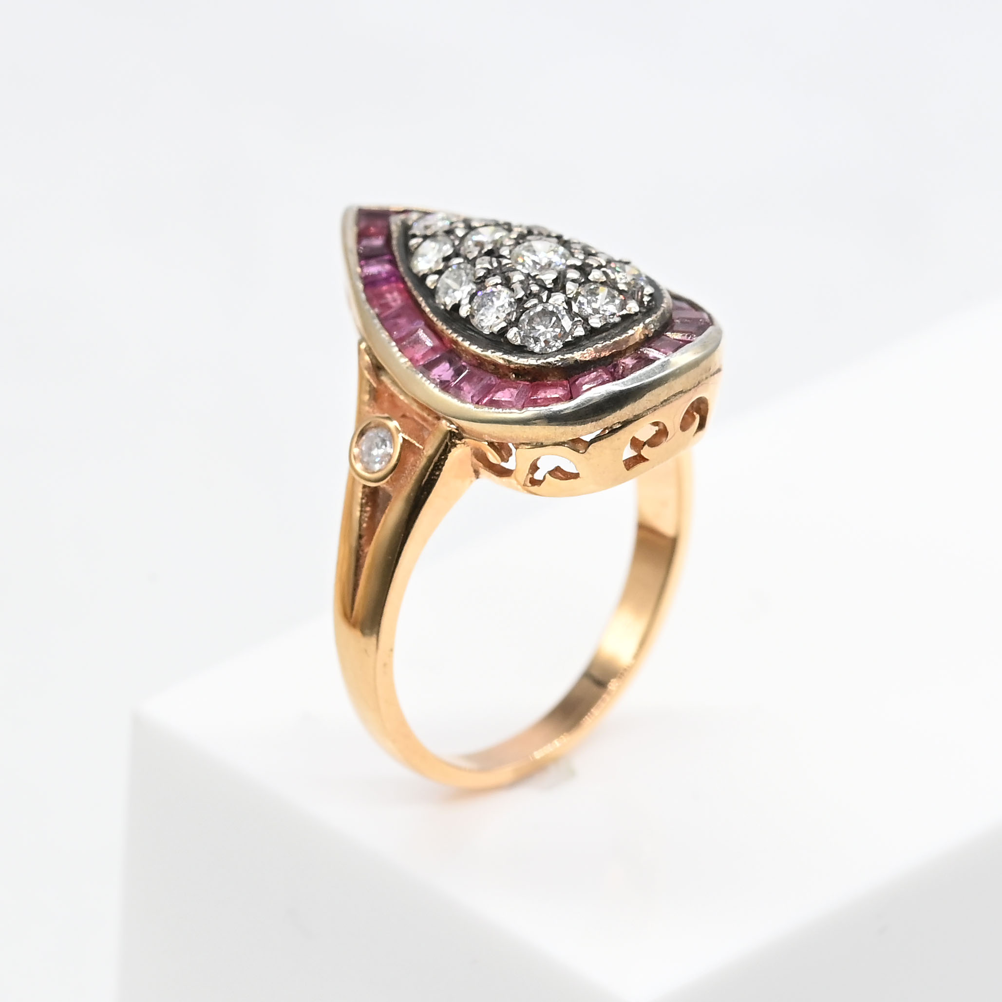 Hand-Made, Vintage Style Ruby and Diamond Pear-Shaped Ring - Image 6 of 8