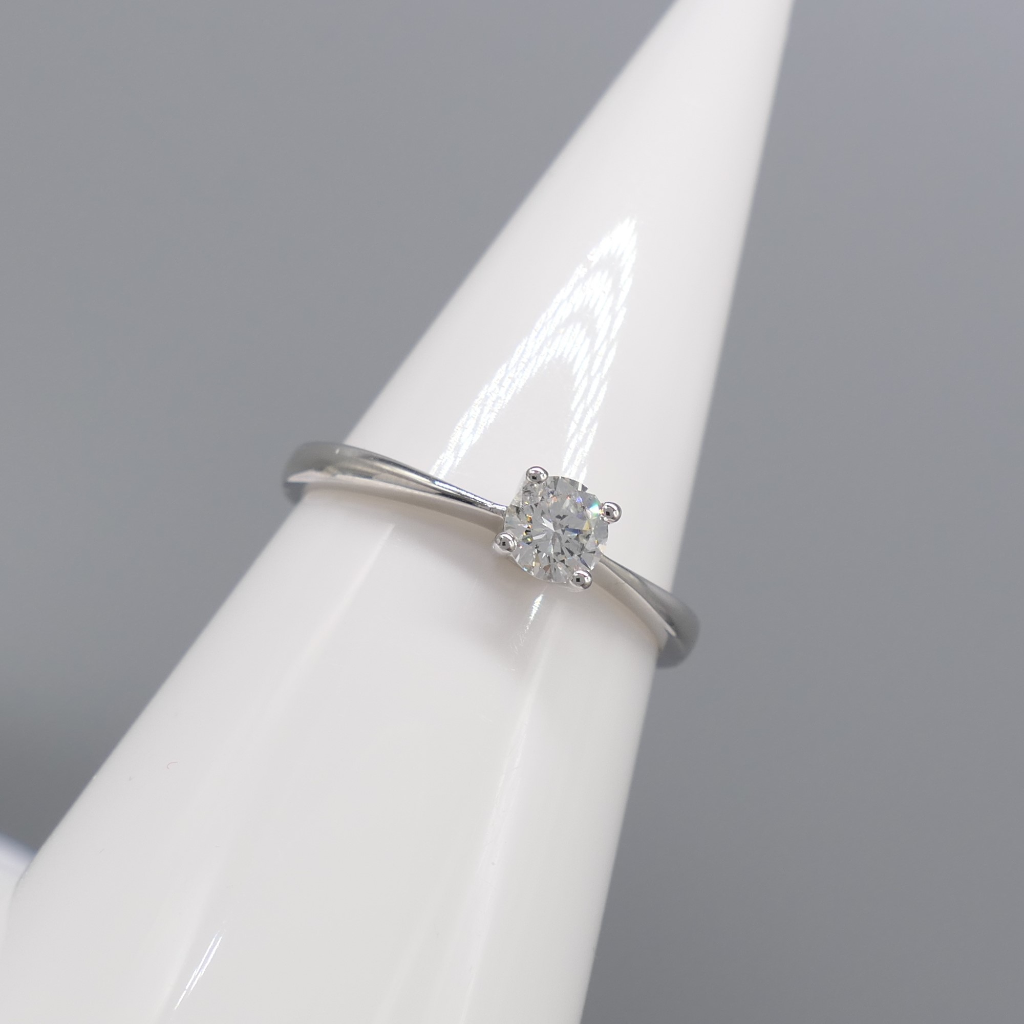 Round Brilliant-Cut 0.25 Carat Diamond Solitaire Ring In 9K White Gold - Image 5 of 7