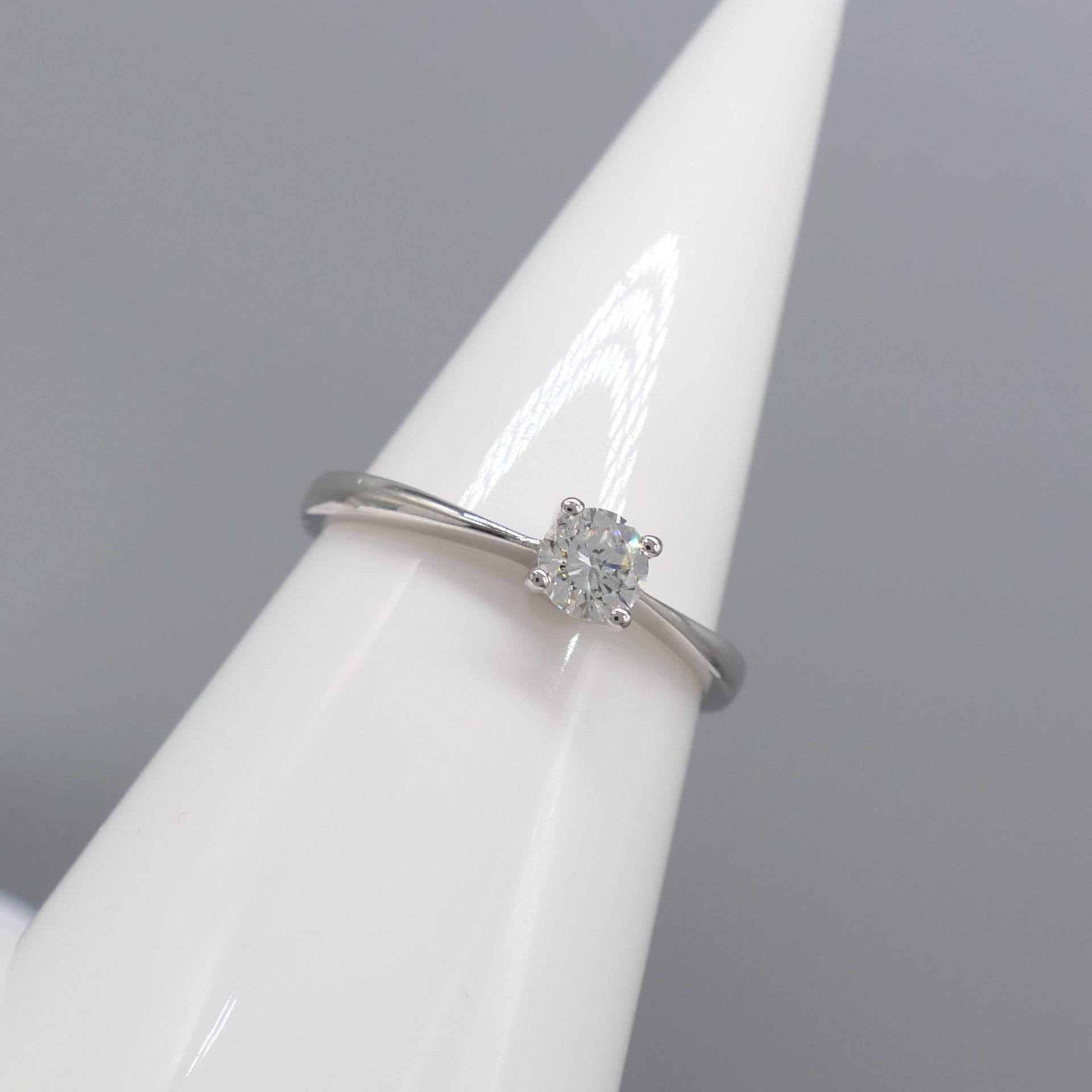 Round Brilliant-Cut 0.25 Carat Diamond Solitaire Ring In 9K White Gold - Image 5 of 7