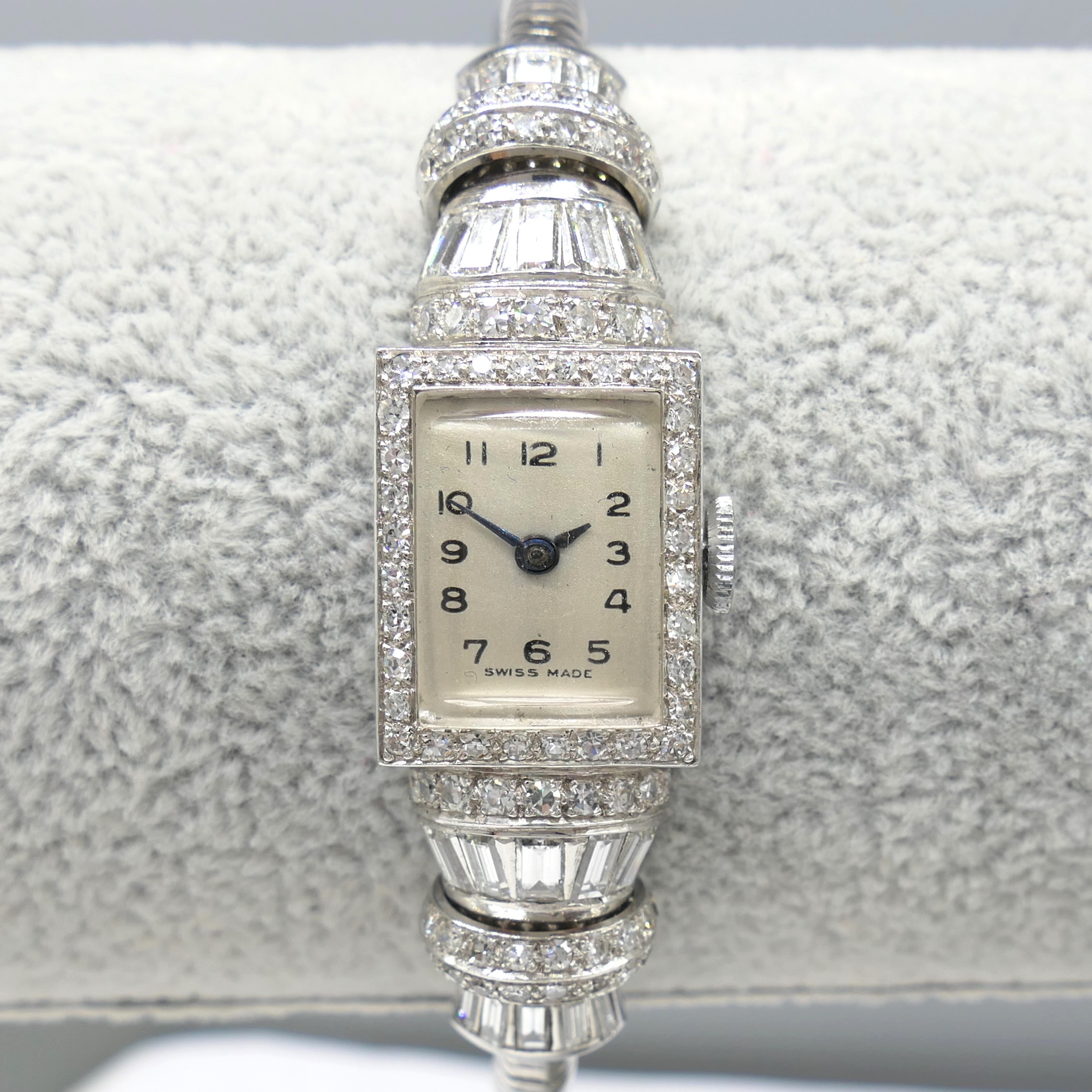Vintage 3.60 Carat Diamond Ladies Mechanical Wristwatch, With Gifting Box - Image 5 of 8