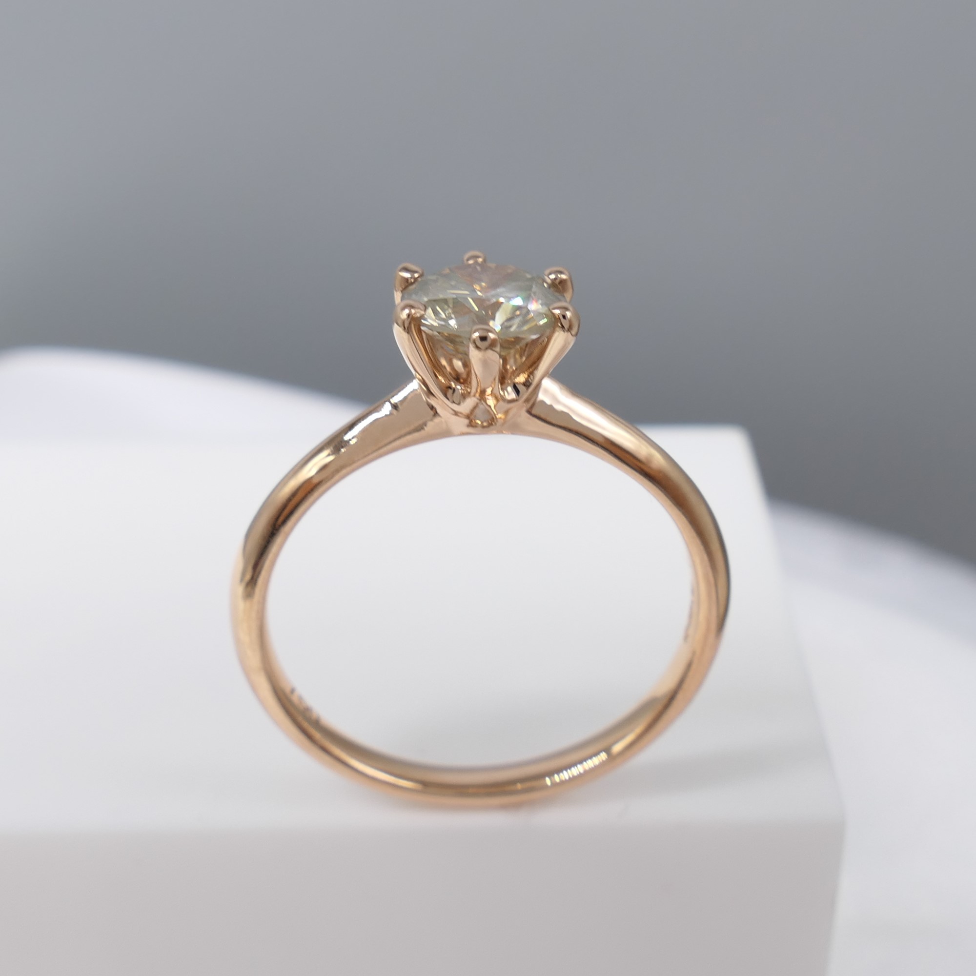 0.81 Carat Round Brilliant-Cut Diamond Solitaire Ring In 18K Rose Gold - Image 7 of 8