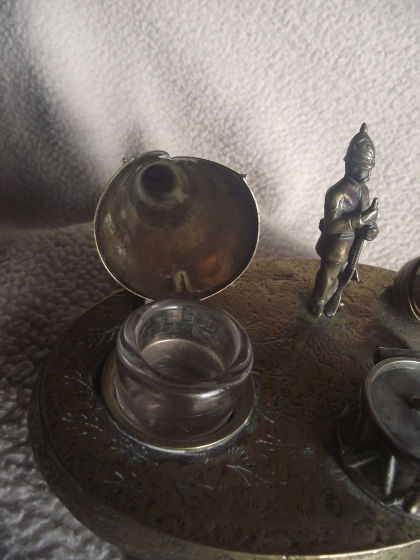 Victorian Brass Inkwell Desk Set - Military Theme - Lozenge Mark 13th January 1883 - Image 18 of 32