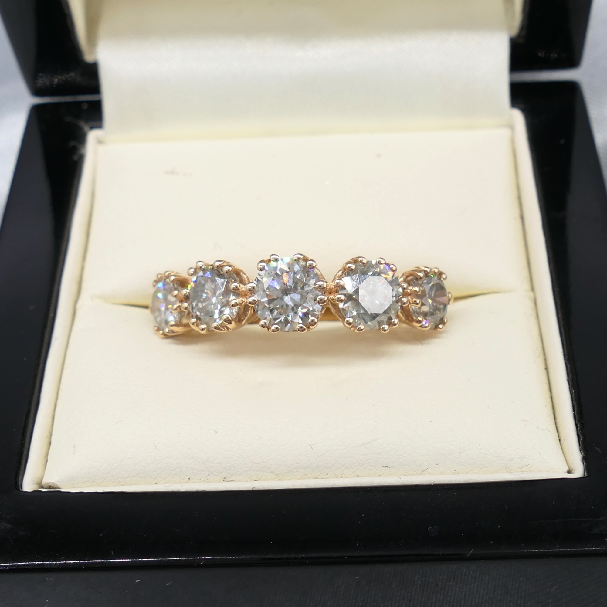 18Ct Rose Gold 3.19 Carat 5-Stone Diamond Ring With Certificate and Gift Box - Image 6 of 8