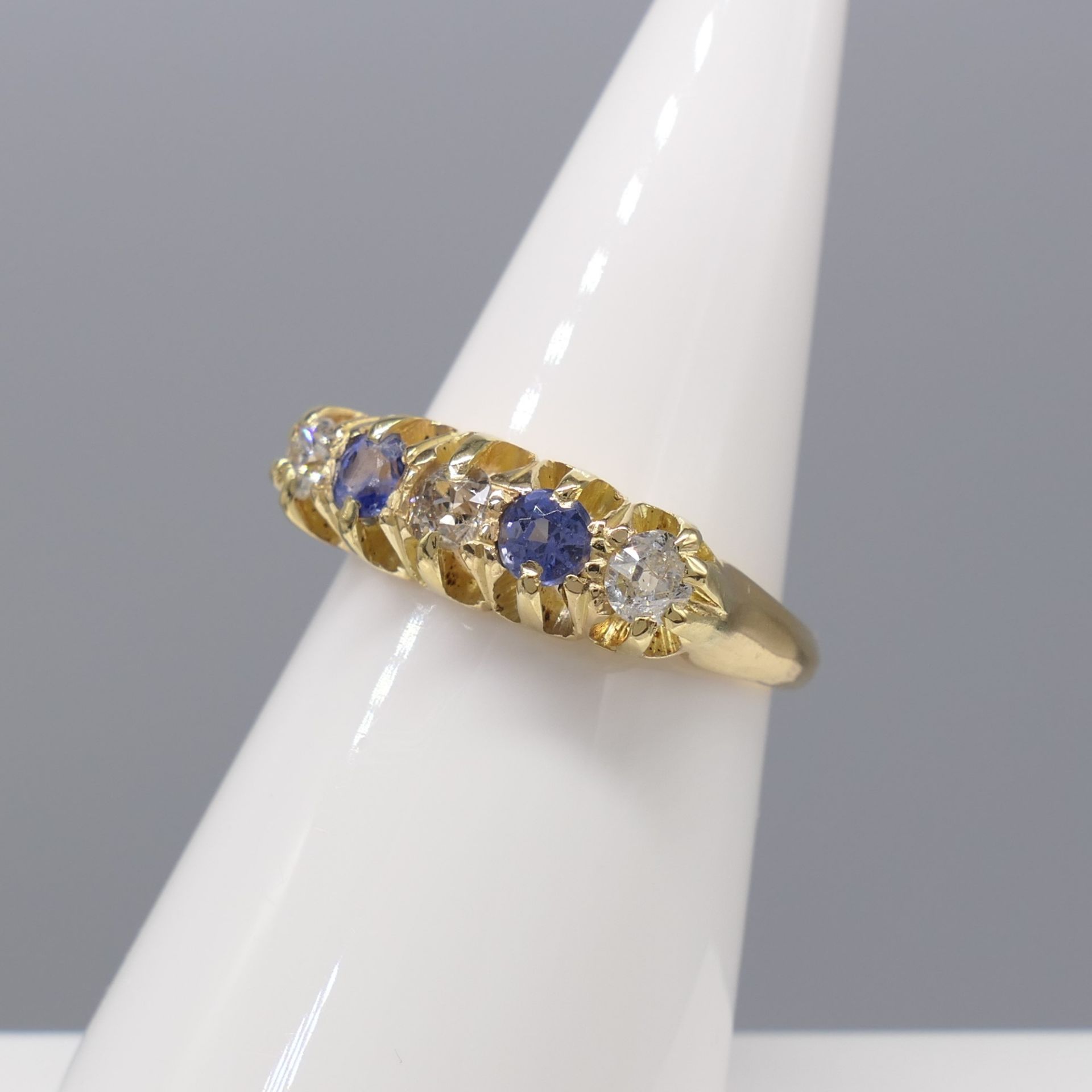 Antique Victorian Sapphire and Old-Cut Diamond Ring In Yellow Gold - Image 7 of 8