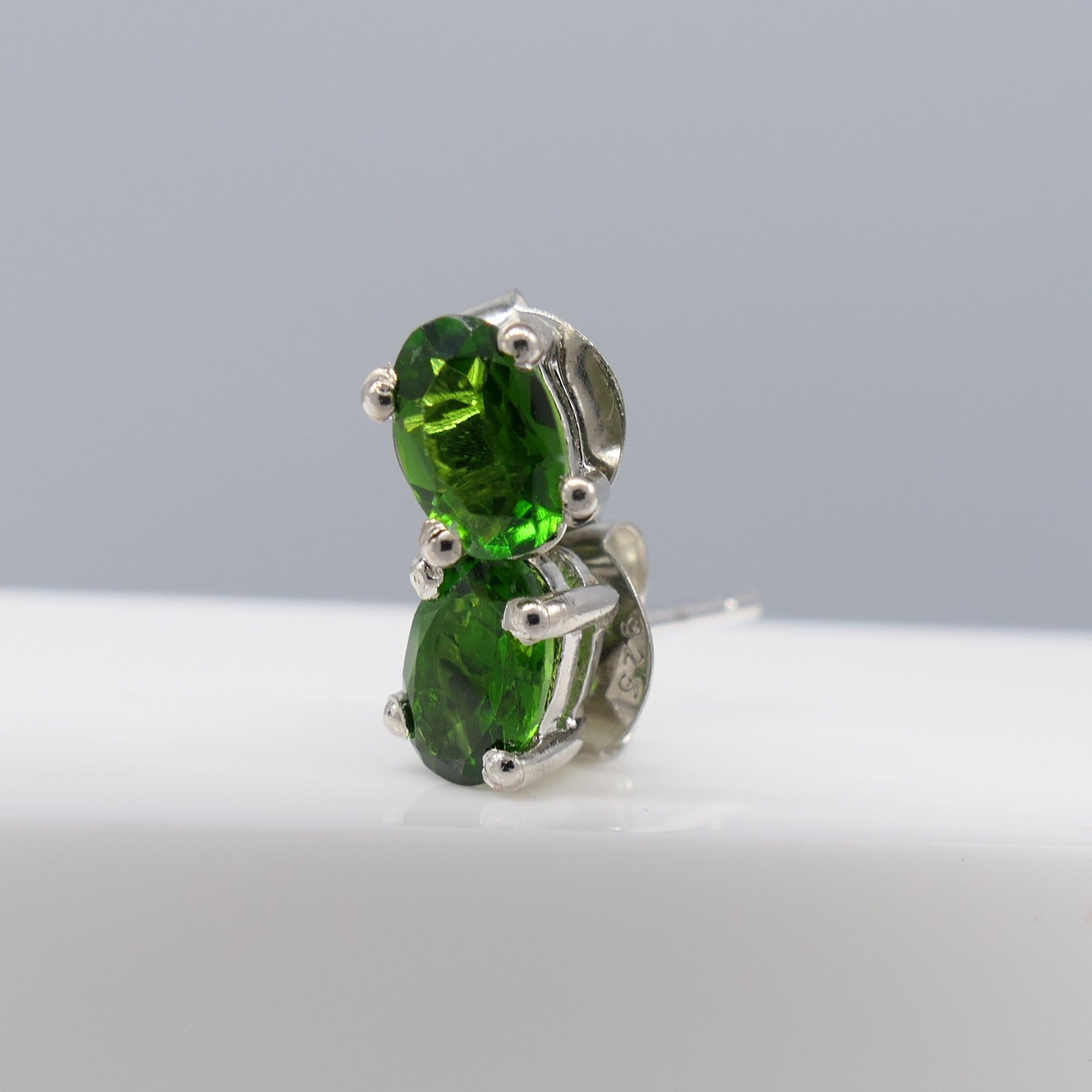 Pair of Natural Chrome Diopside Ear Studs In Sterling Silver - Image 5 of 6