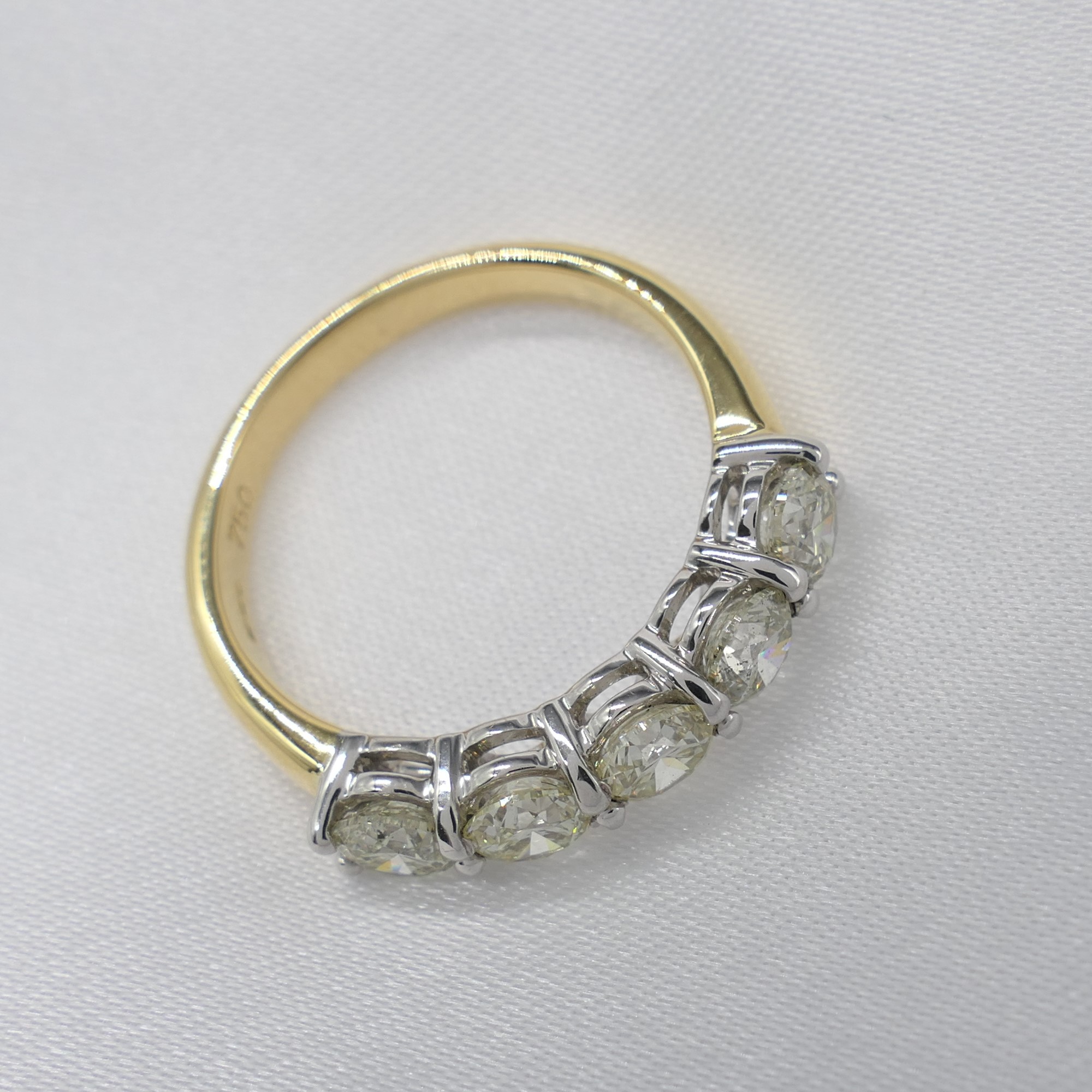 18K Yellow and White Gold 1.53 Carat 5 Stone Diamond Ring - Image 2 of 7