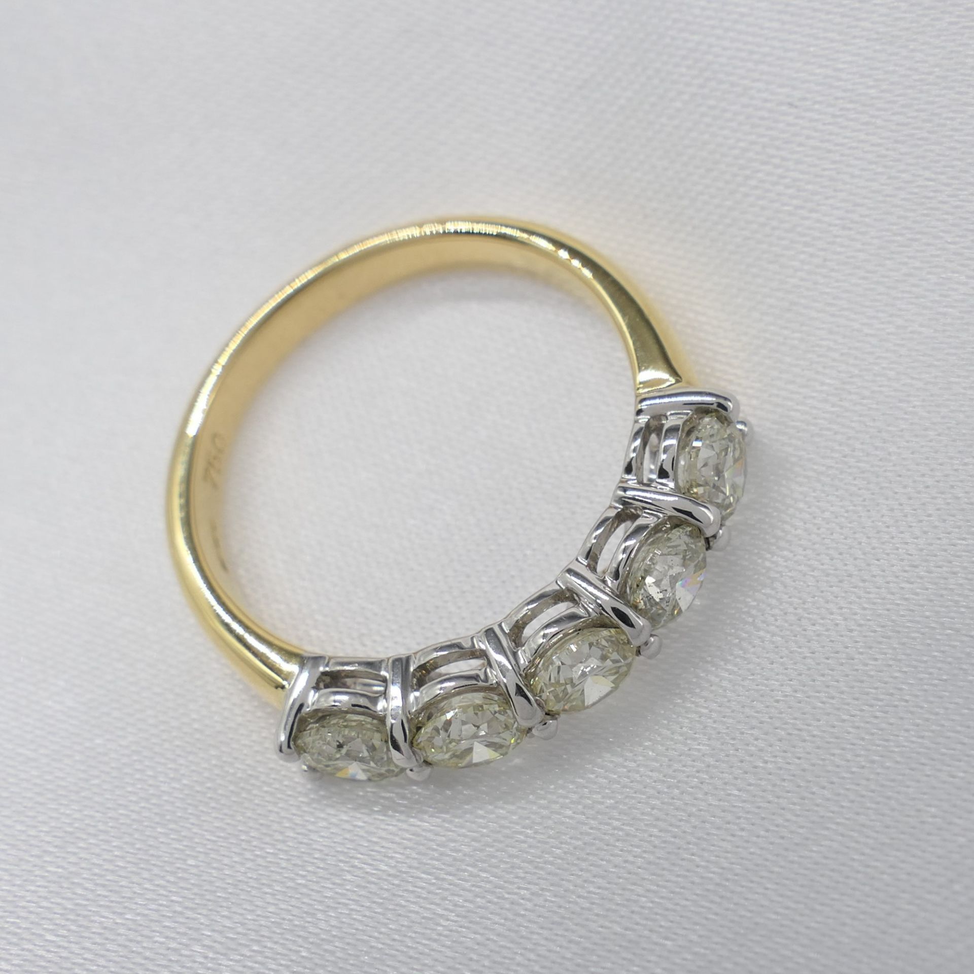 18K Yellow and White Gold 1.53 Carat 5 Stone Diamond Ring - Image 2 of 7