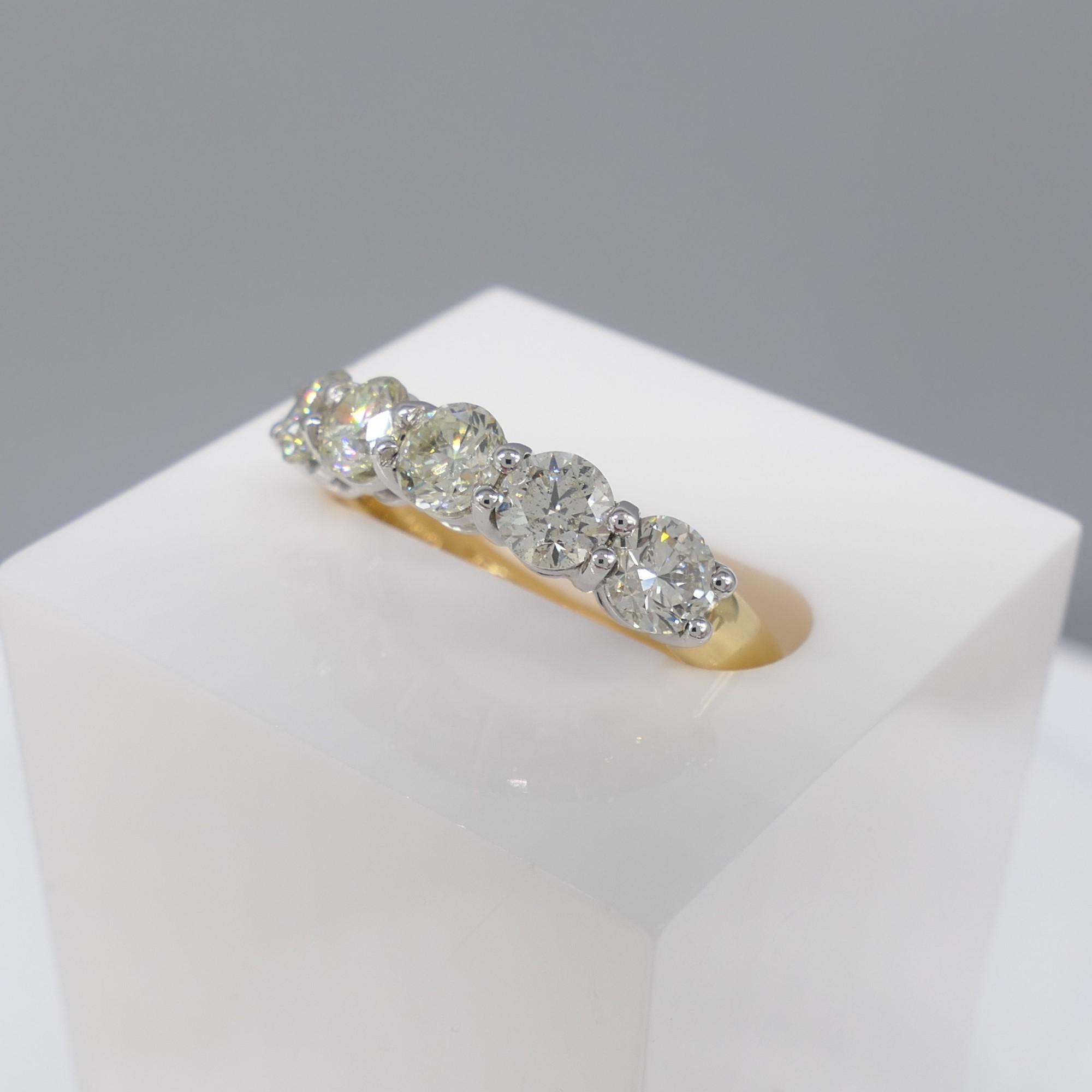 18K Yellow and White Gold 1.53 Carat 5 Stone Diamond Ring - Image 3 of 7