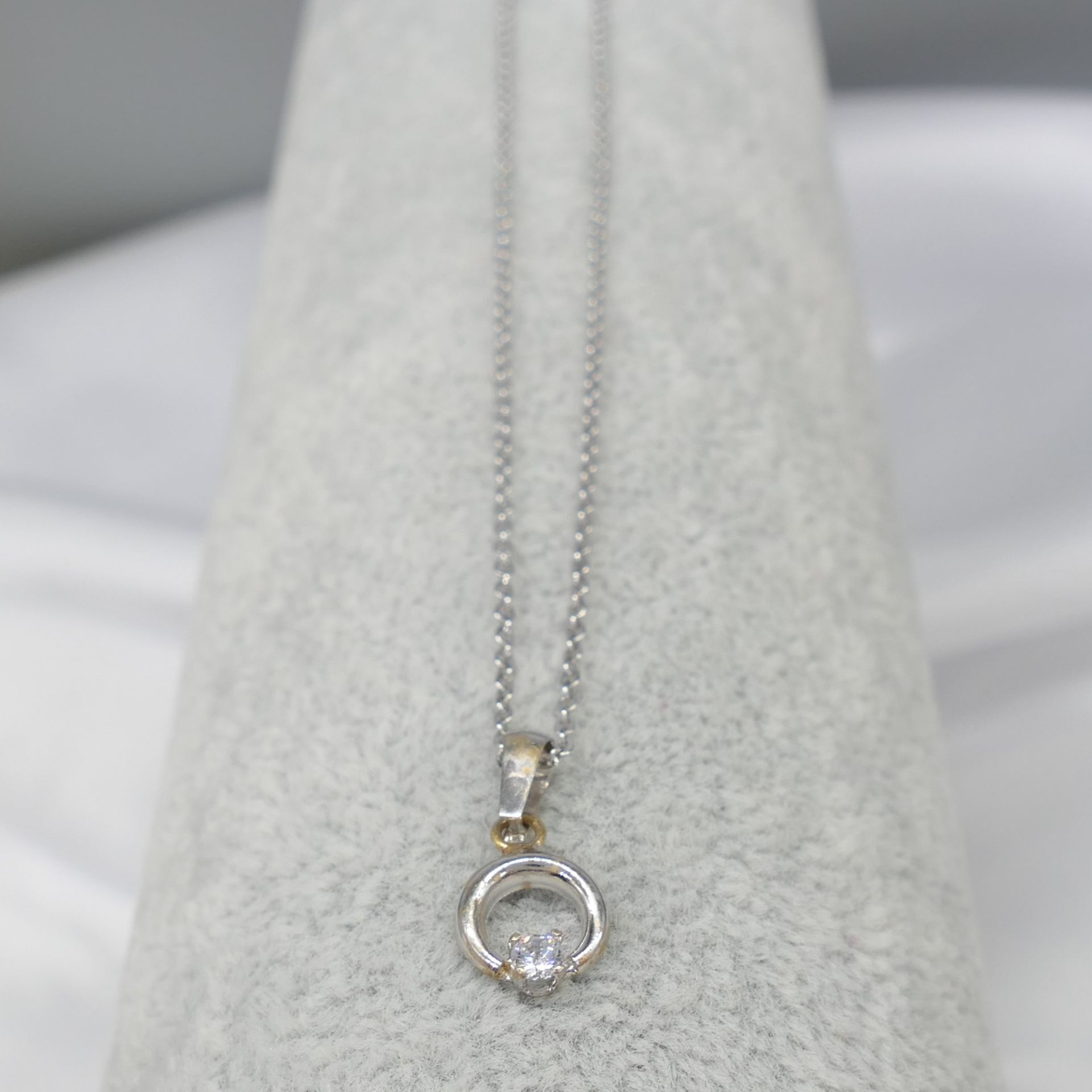 18 Carat White Gold and Silver, Cubic Zirconia-Set Pendant With Silver Chain, Boxed - Image 5 of 6