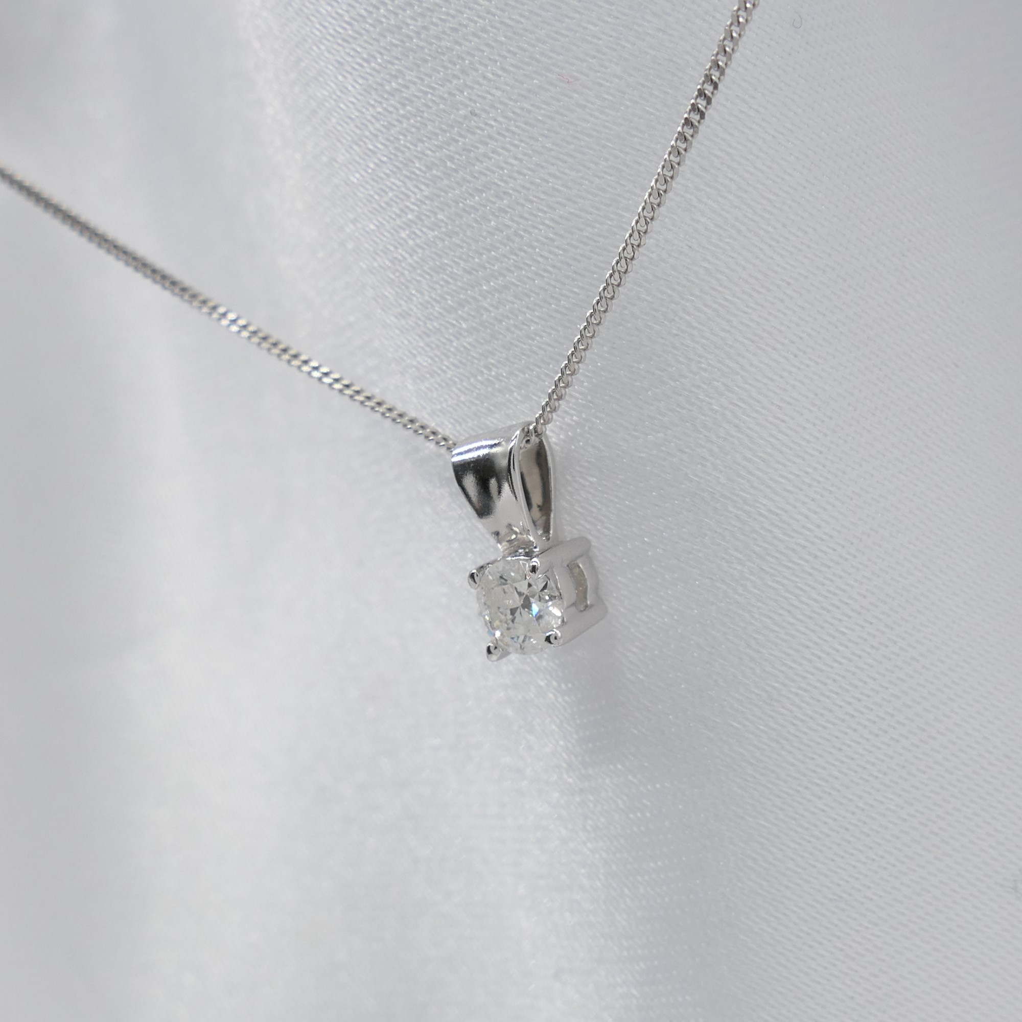 0.15 Carat Diamond Solitaire Necklace In White Gold, With Magnetic Gifting Box - Image 4 of 8