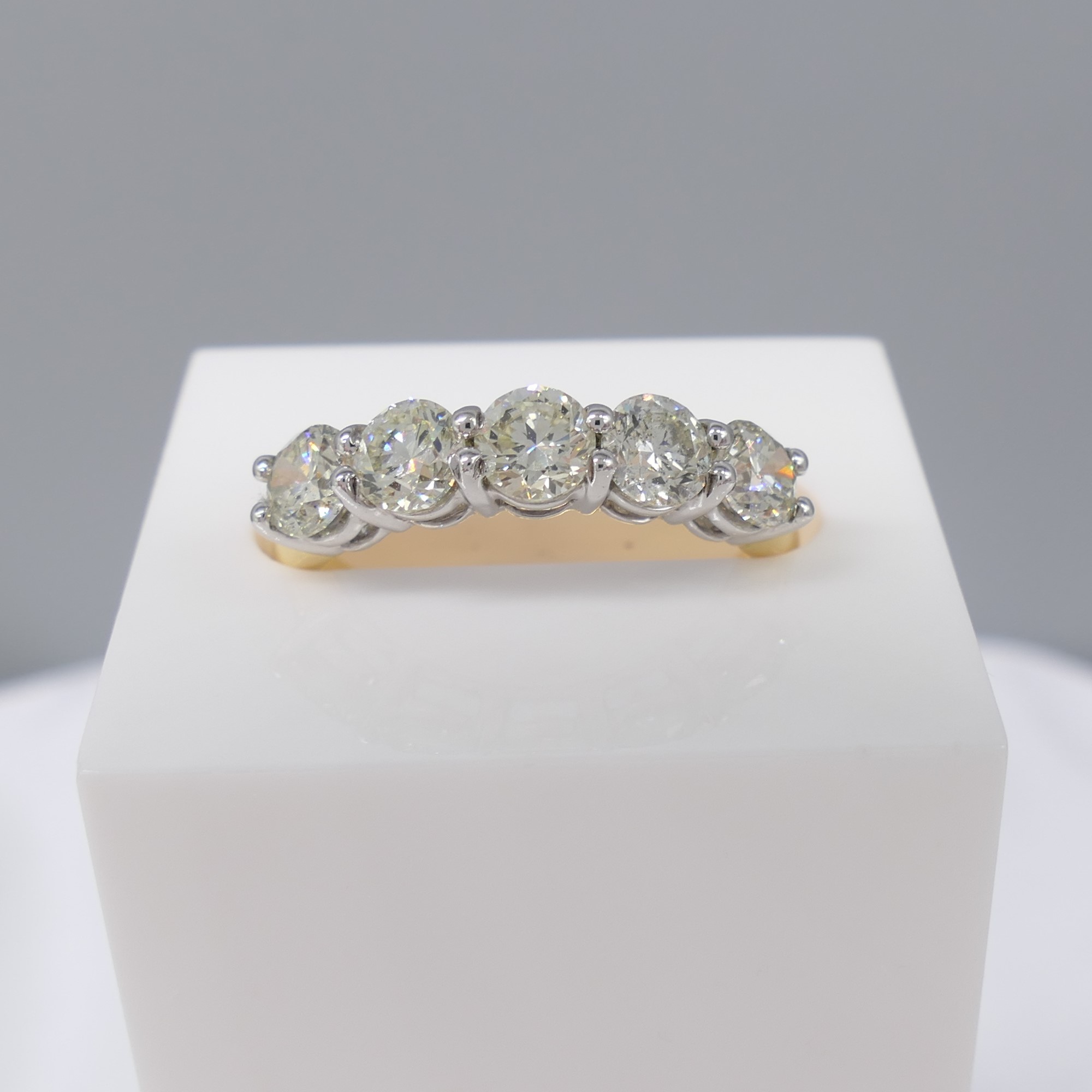 18K Yellow and White Gold 1.53 Carat 5 Stone Diamond Ring - Image 6 of 7