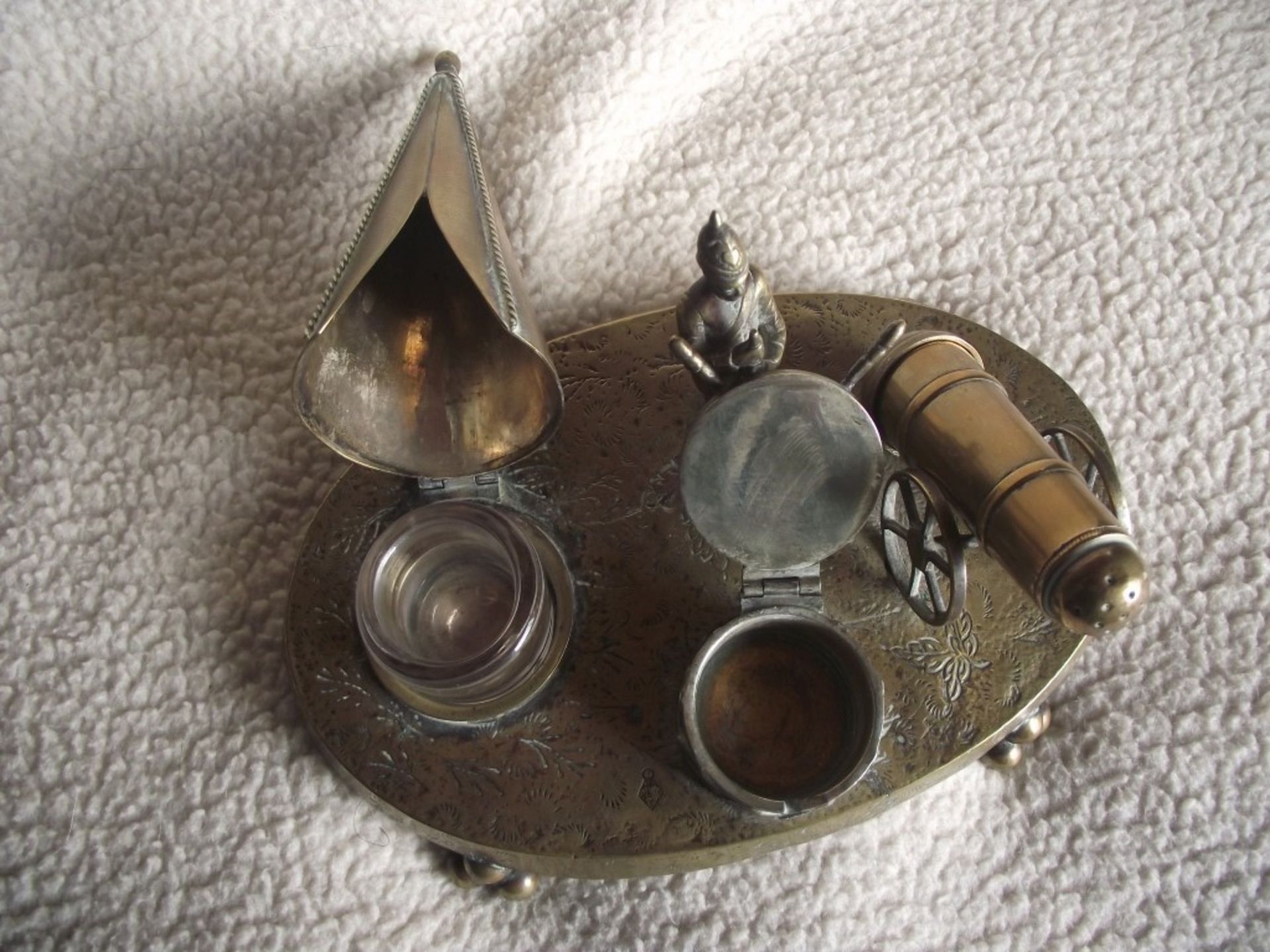 Victorian Brass Inkwell Desk Set - Military Theme - Lozenge Mark 13th January 1883 - Image 29 of 32