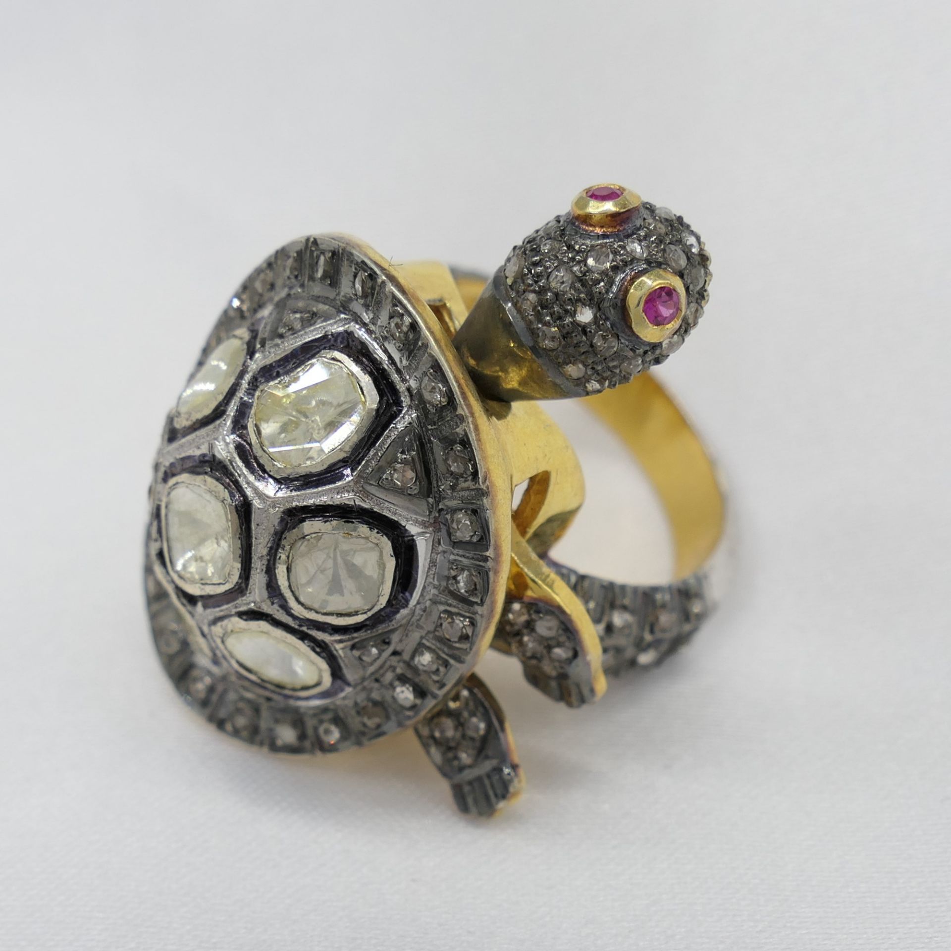 Distinctive 1.30 Carat Diamond and Ruby Tortoise Ring With Movable Body Parts - Image 3 of 6