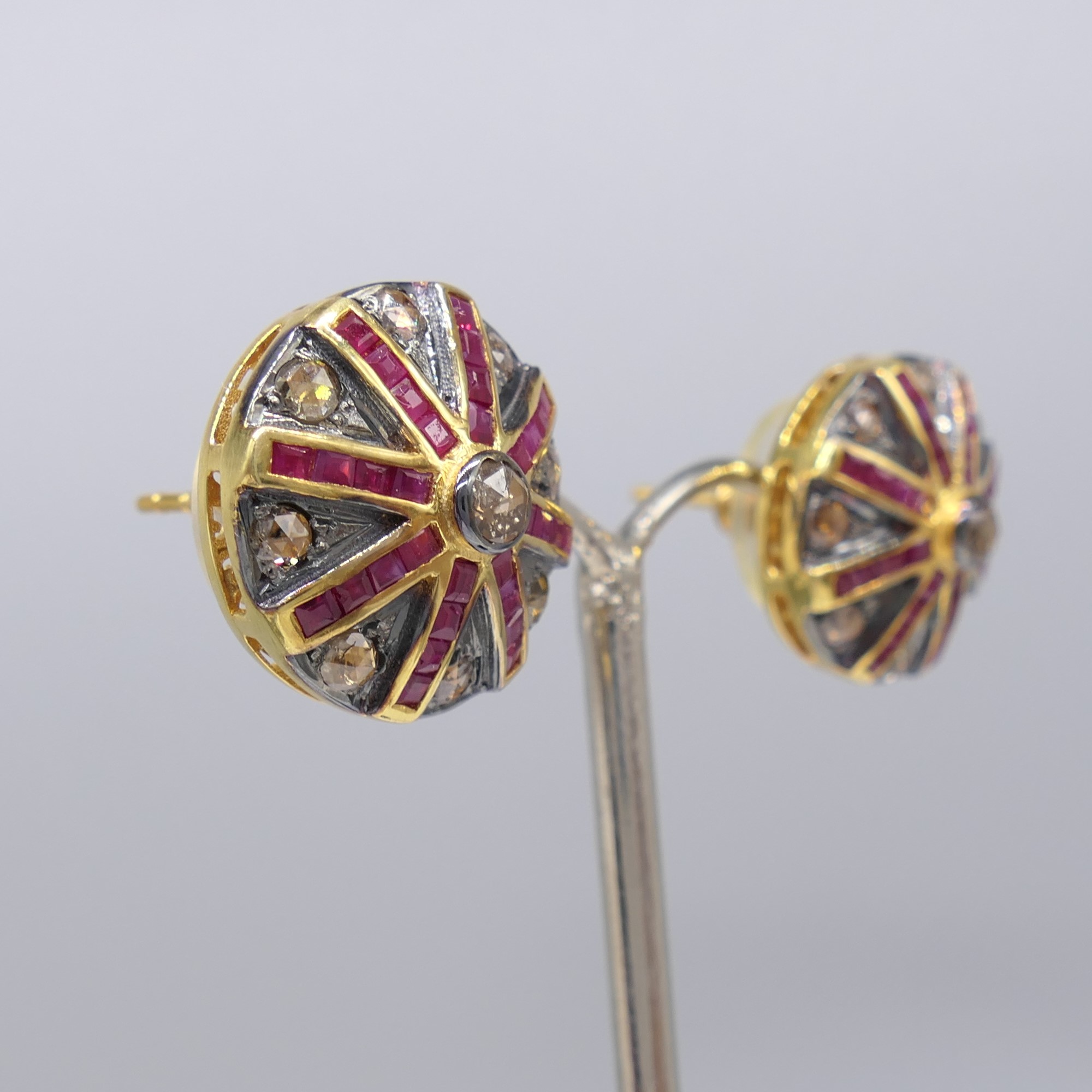 Large Ruby and Diamond Art Deco-Style Ear Studs In A Target Design - Image 3 of 8