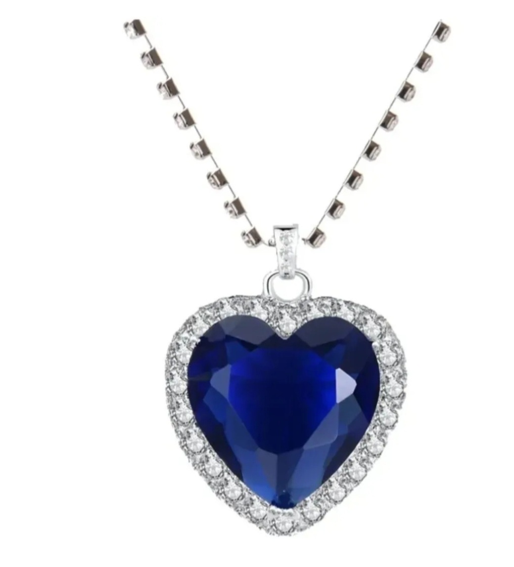 Titanic Heart of The Ocean Pendant Necklace and Velvet Pouch - Image 2 of 3