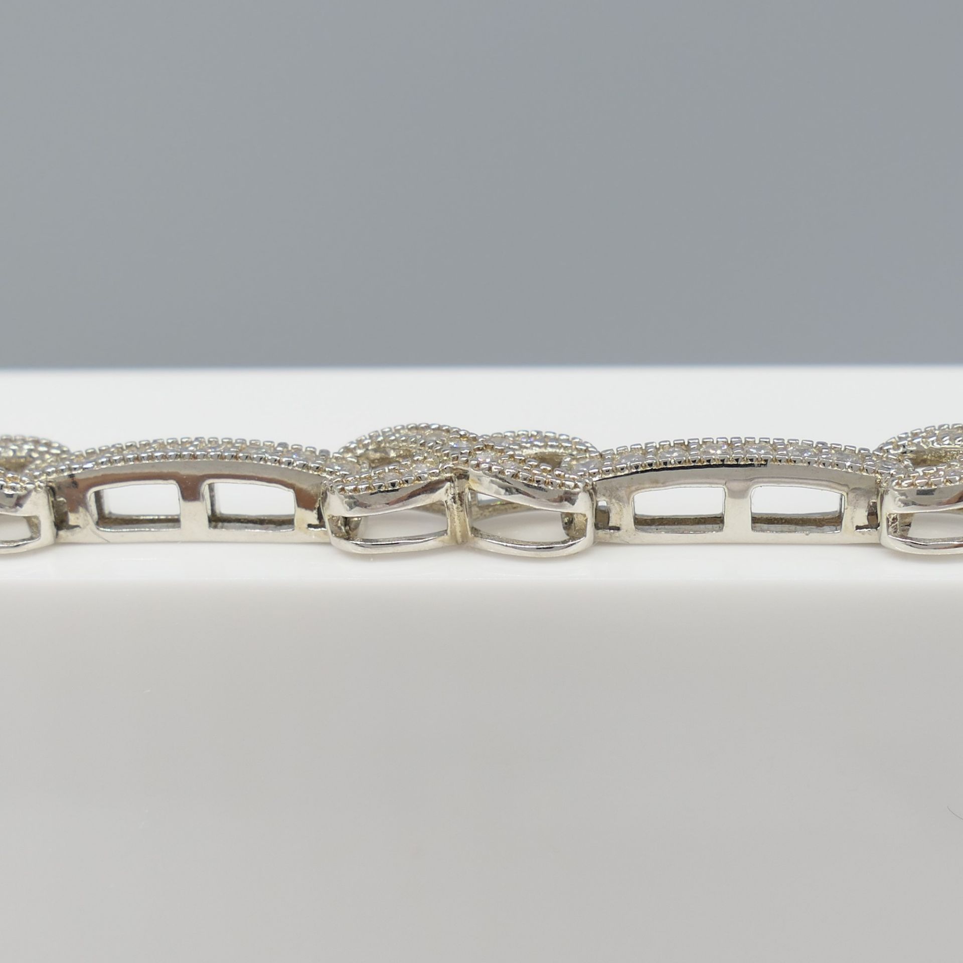 Stylish Serling Silver Ribbon-Style Bracelet, Gem Set - Image 6 of 7