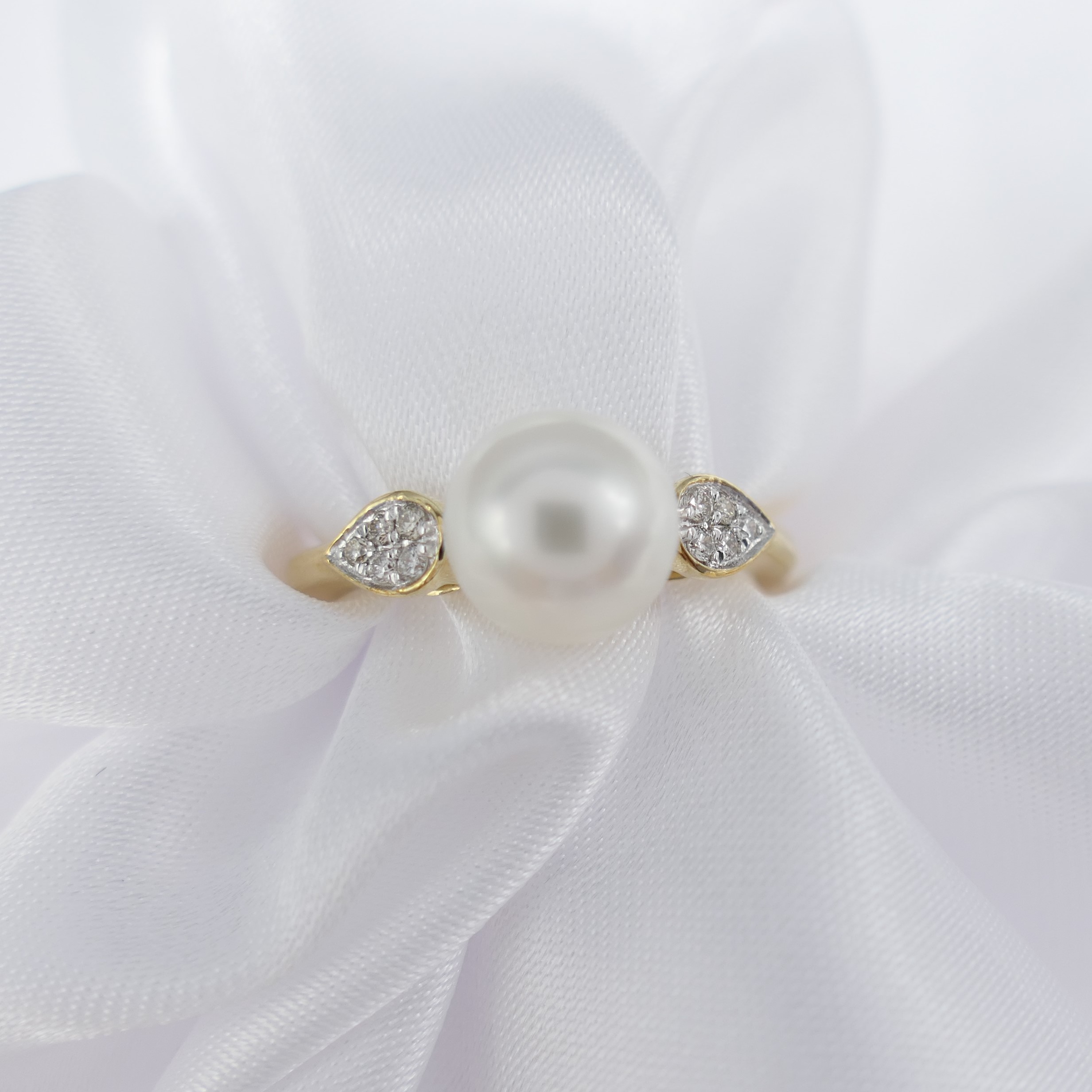 Cultured Pearl Dress Ring With Diamond-Set Shoulders, In Yellow Gold - Image 2 of 6