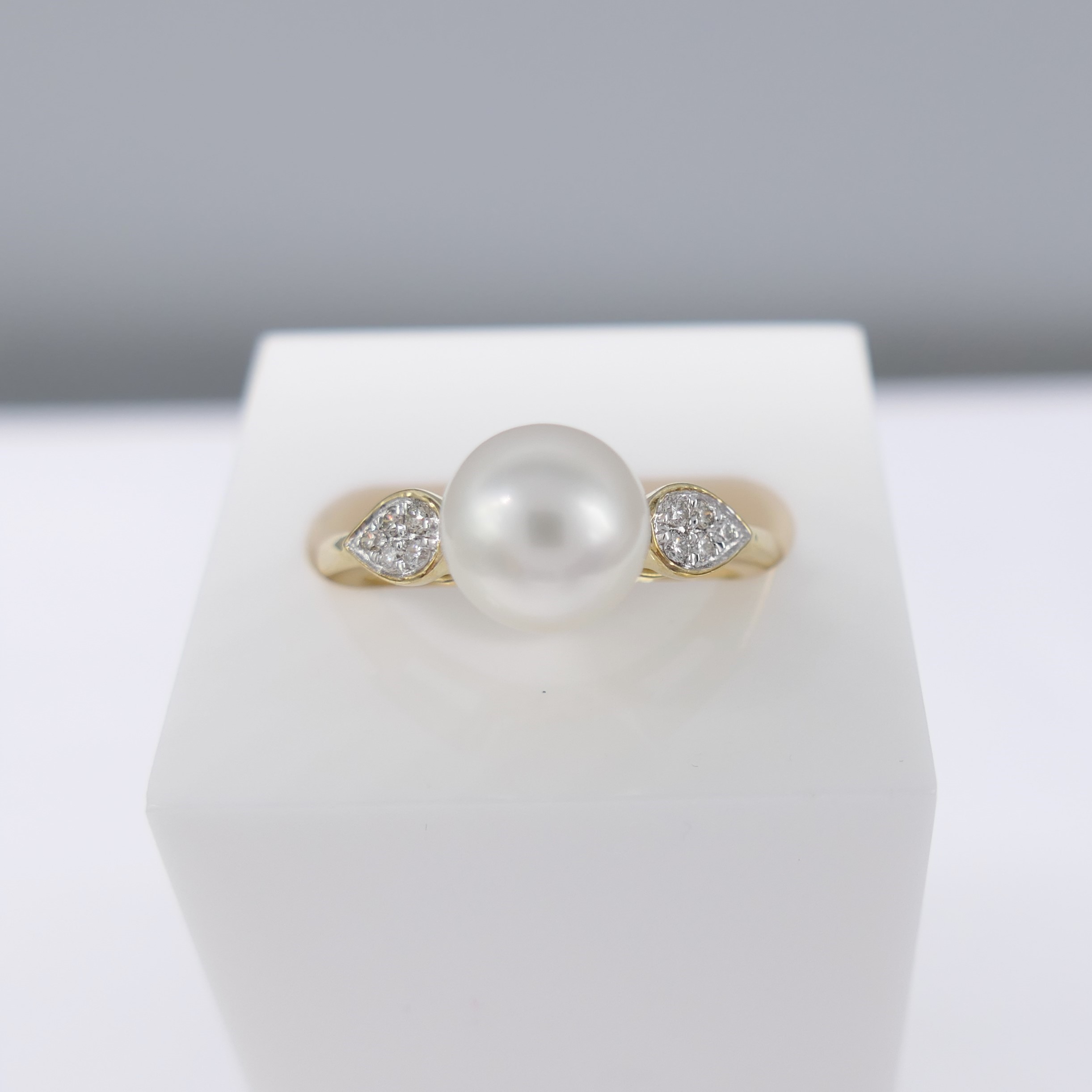 Cultured Pearl Dress Ring With Diamond-Set Shoulders, In Yellow Gold - Image 3 of 6