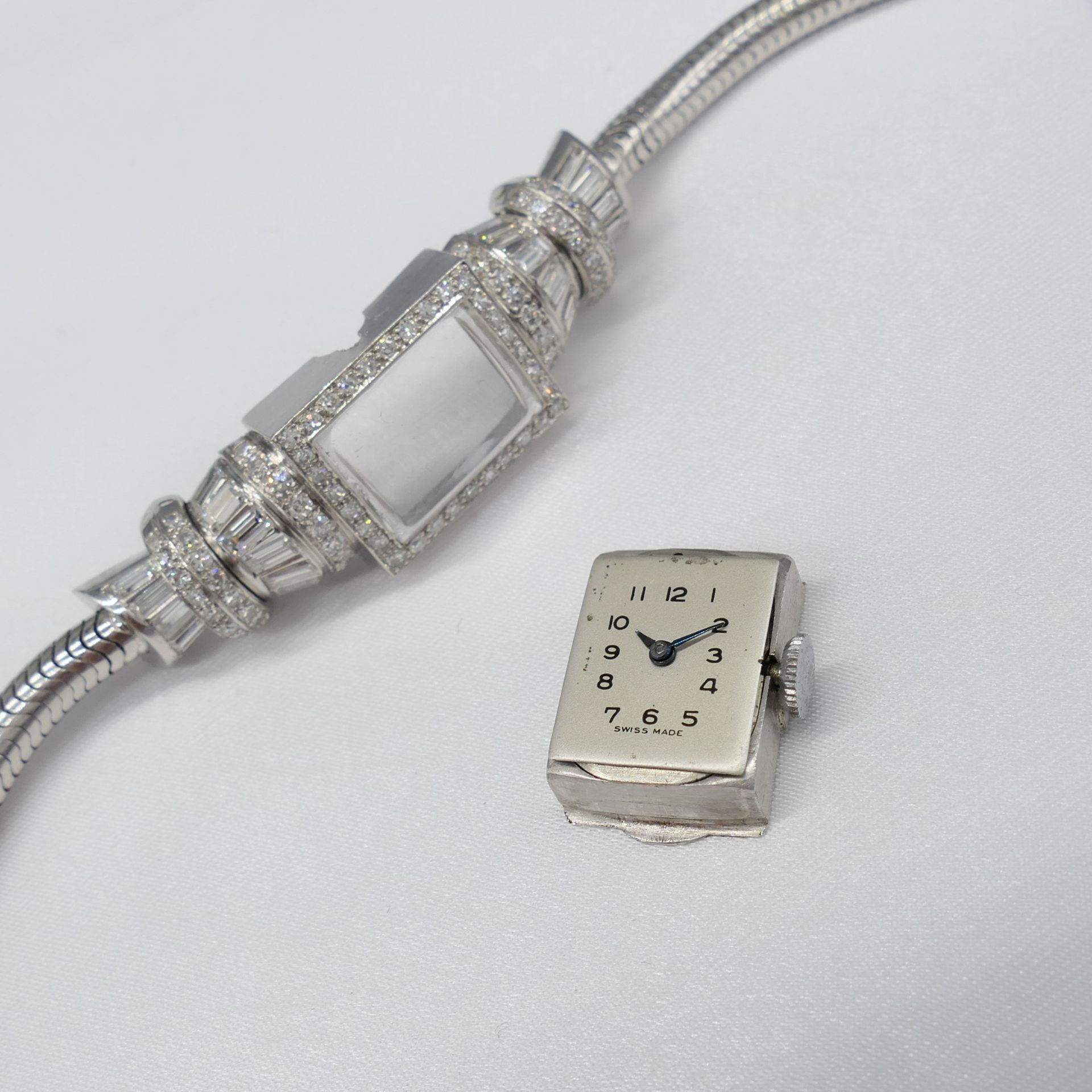 Vintage 3.60 Carat Diamond Ladies Mechanical Wristwatch, With Gifting Box - Image 2 of 8