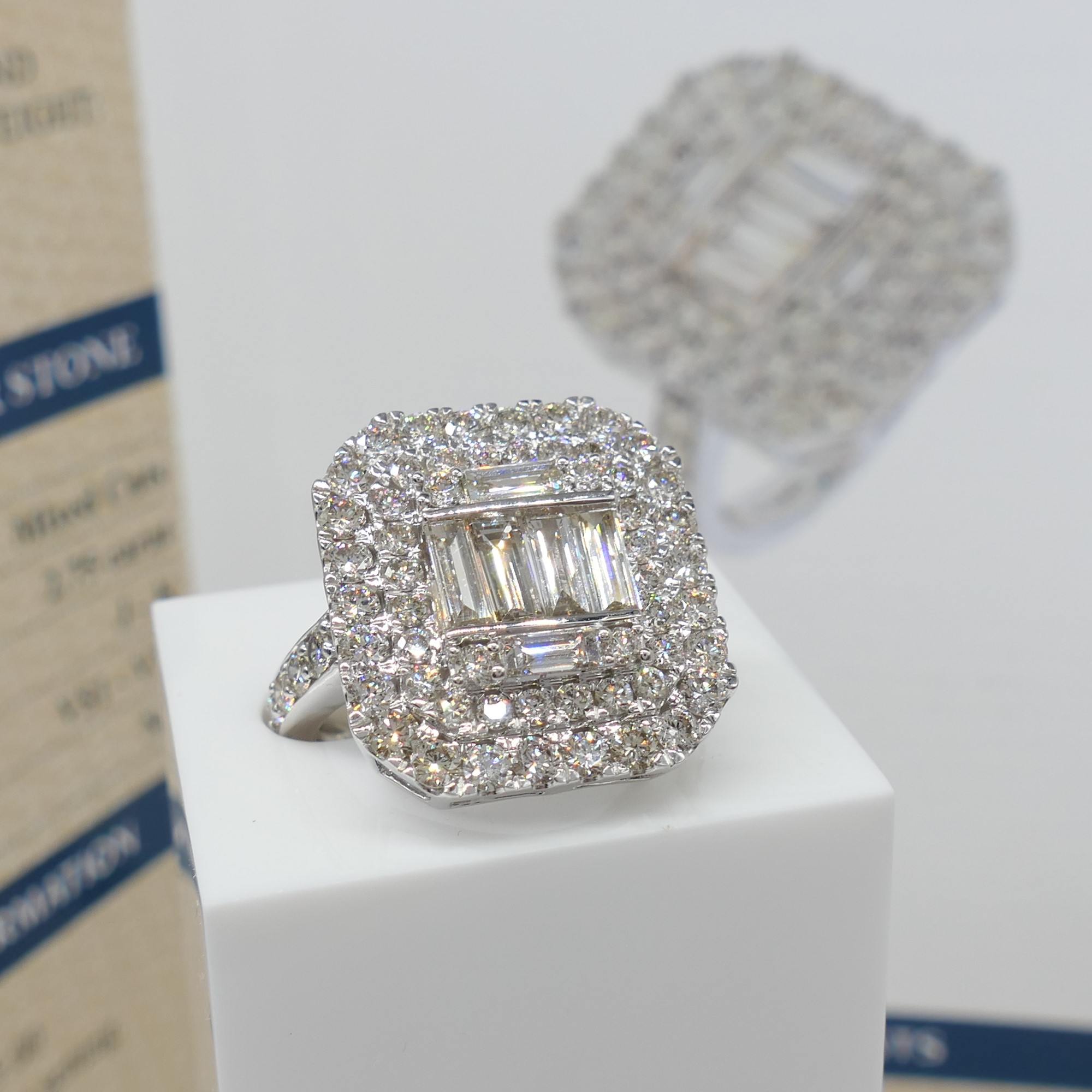Large and Impressive White Gold 2.75 Carat Diamond Cocktail Ring - Image 7 of 8