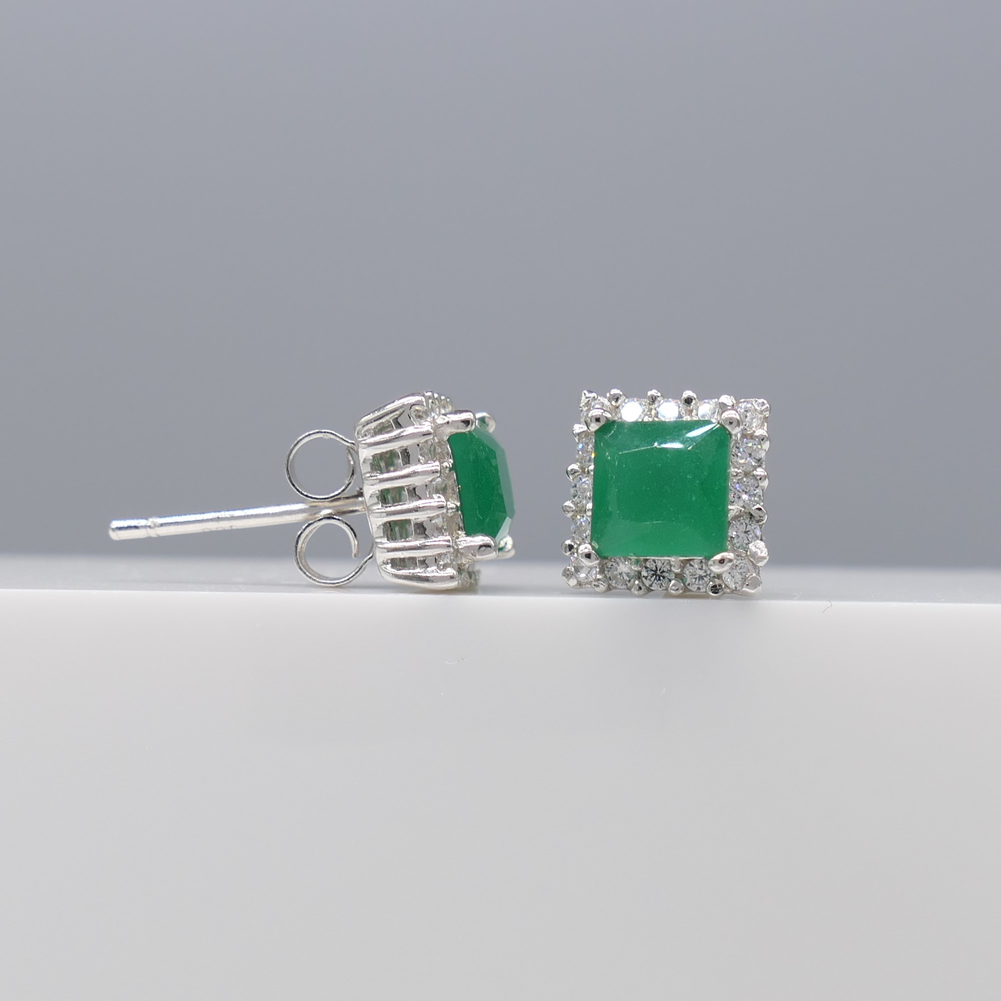 Pair of Silver Square-Set Green and White Cubic Zirconia Ear Studs - Image 5 of 6