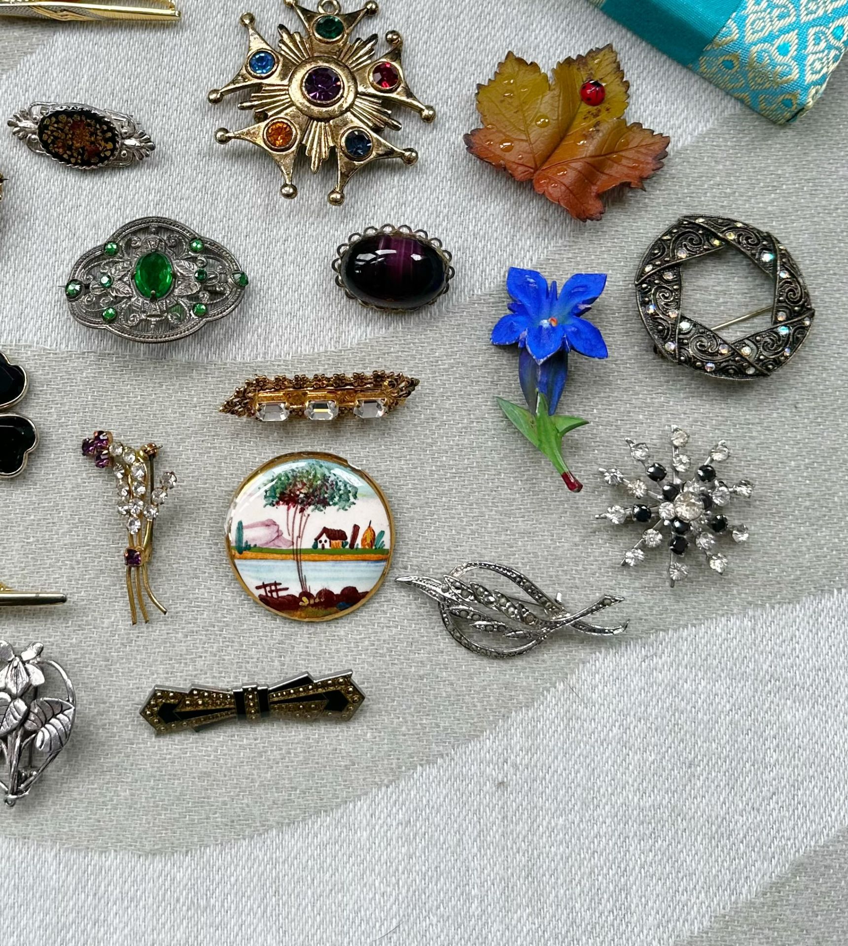 Vintage Brooches - Image 7 of 7