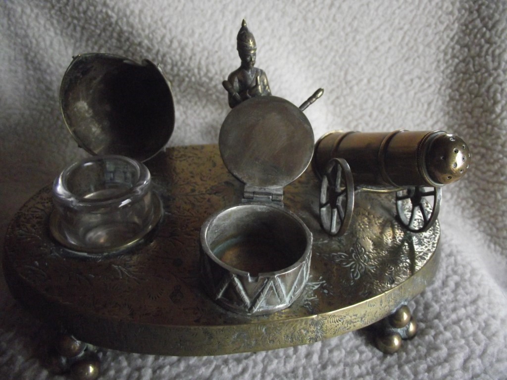 Victorian Brass Inkwell Desk Set - Military Theme - Lozenge Mark 13th January 1883 - Image 4 of 32