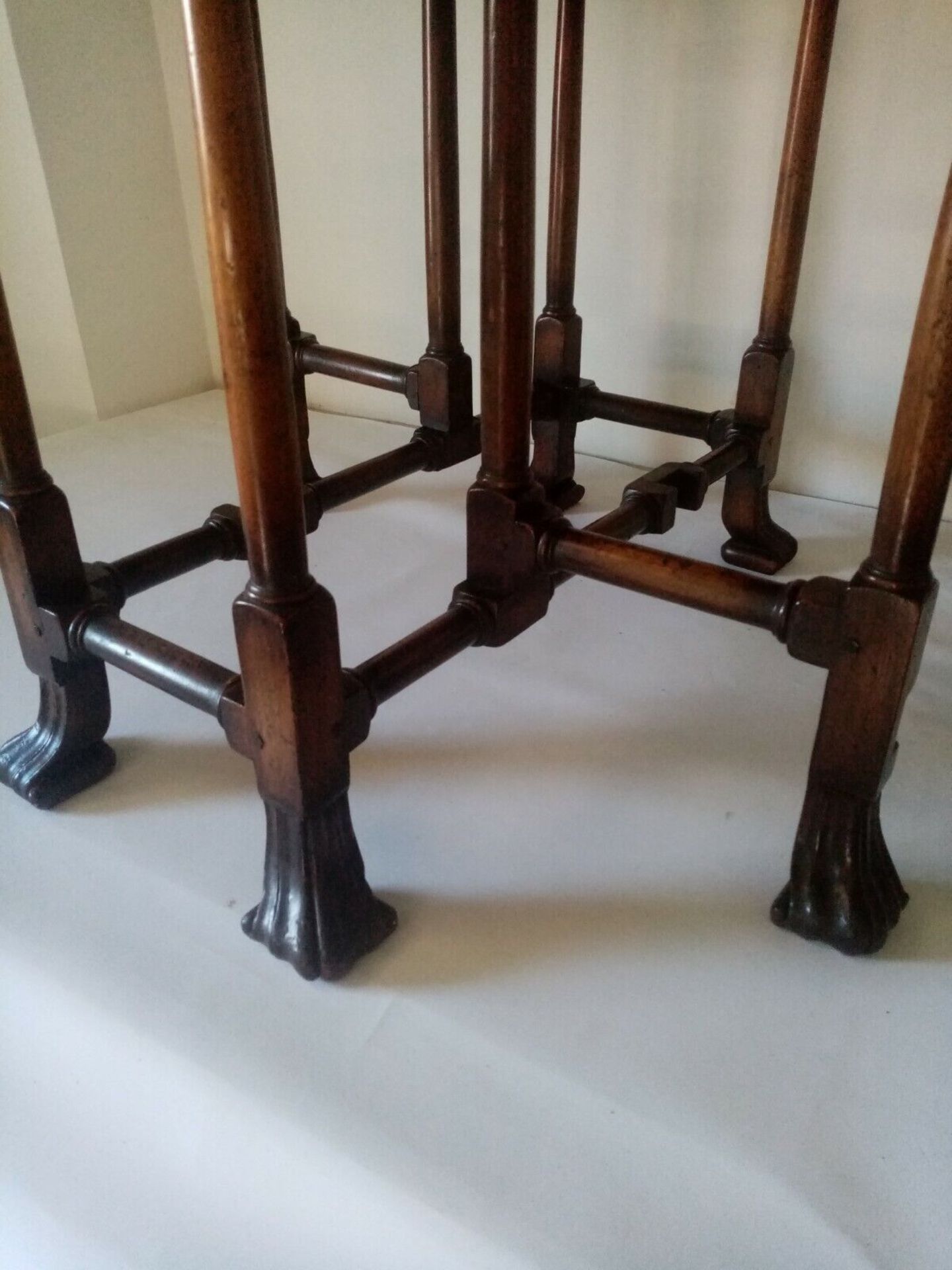Small George lll Mahogany Spider Leg Gatefold Table With Grabanza Feet. - Image 2 of 4
