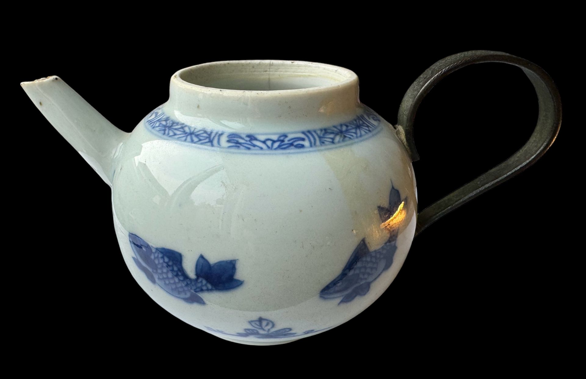 Antique Chinese Kangxi Porcelain Tea Pot 17th-18th Century. £7 UK, (£25 International Post)