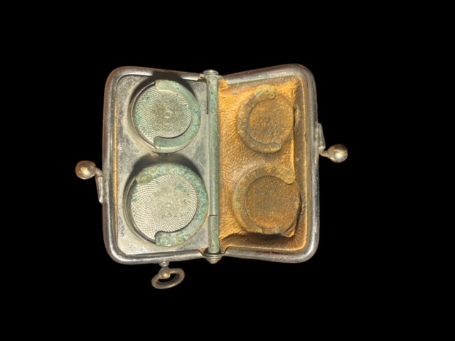 Victoria Leather Sovereign Pouch 19th Century - Image 2 of 2