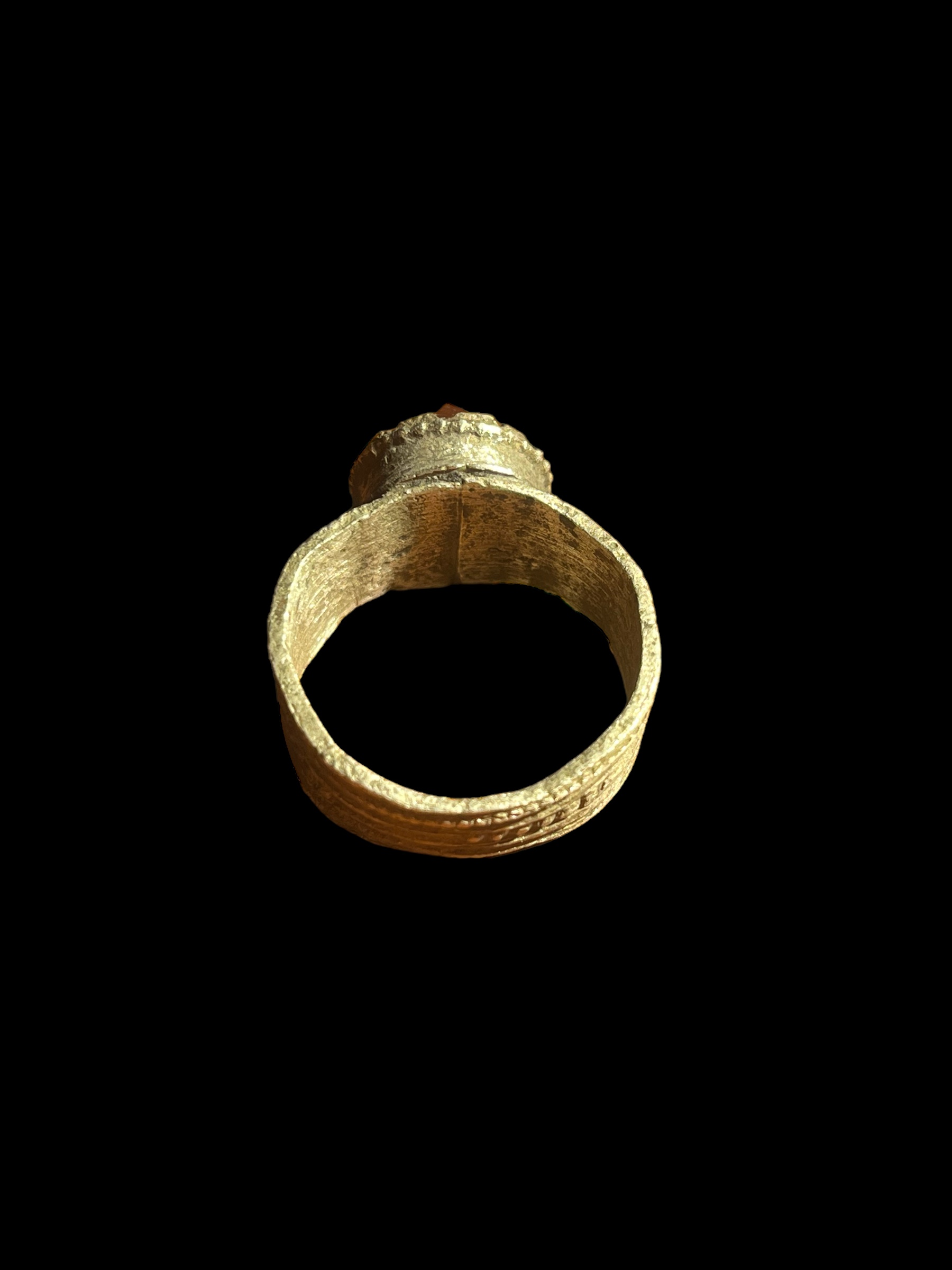 Vintage Near Eastern White Metal Ring - Image 2 of 2