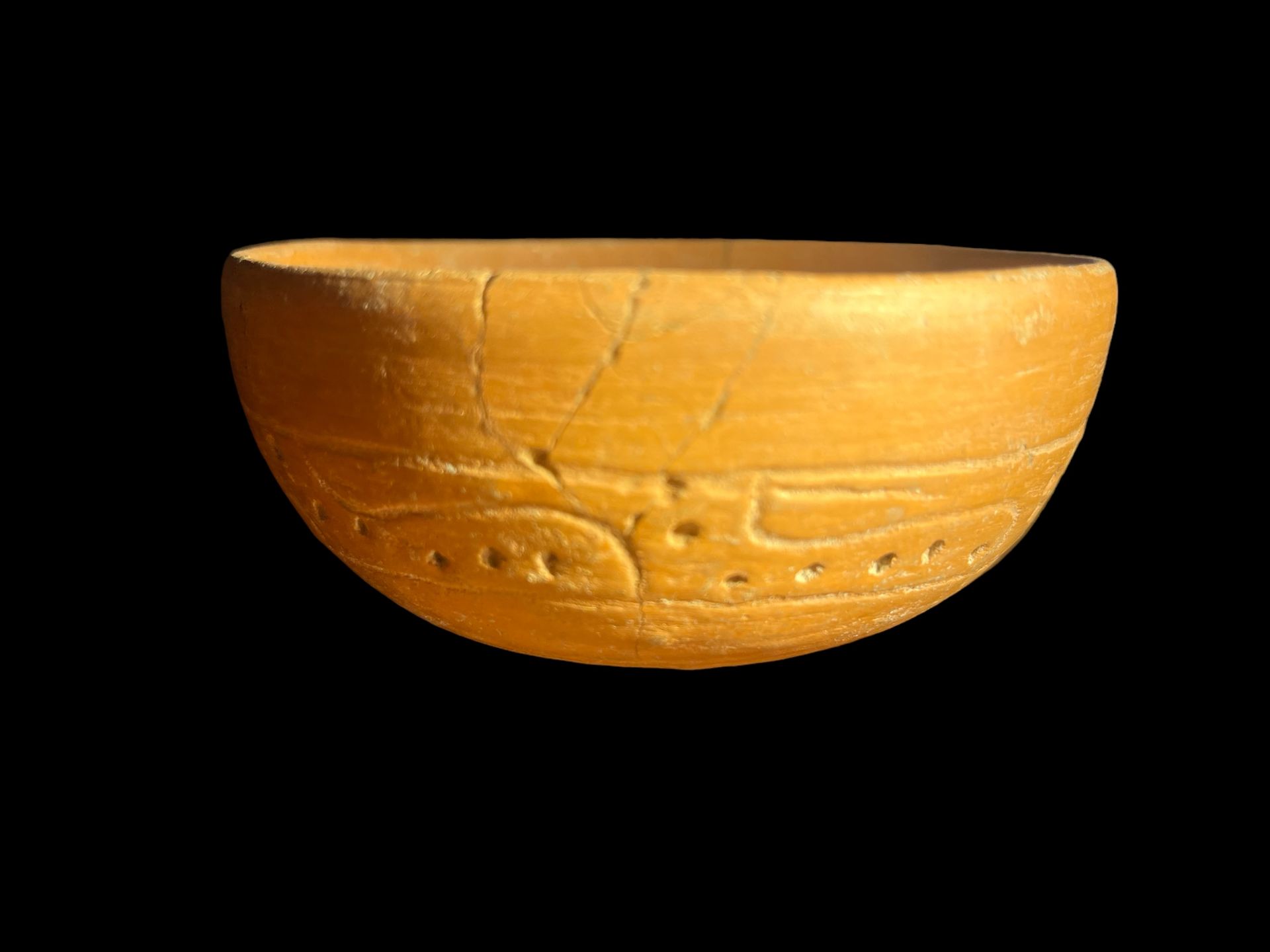 Antiquities: Ancient Greek Hellenistic Terracotta Bowl