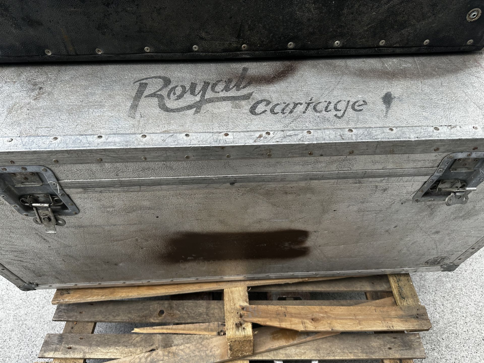 Vintage Royal Cartage Travel Trunk, 141*67*51cm Sourced From Luxury House Clearance - Image 2 of 4