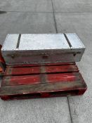 Retro Decorative Metal Trunk/Flight Case - Approx. RRP £100