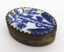 Oriental Blue & White Compact