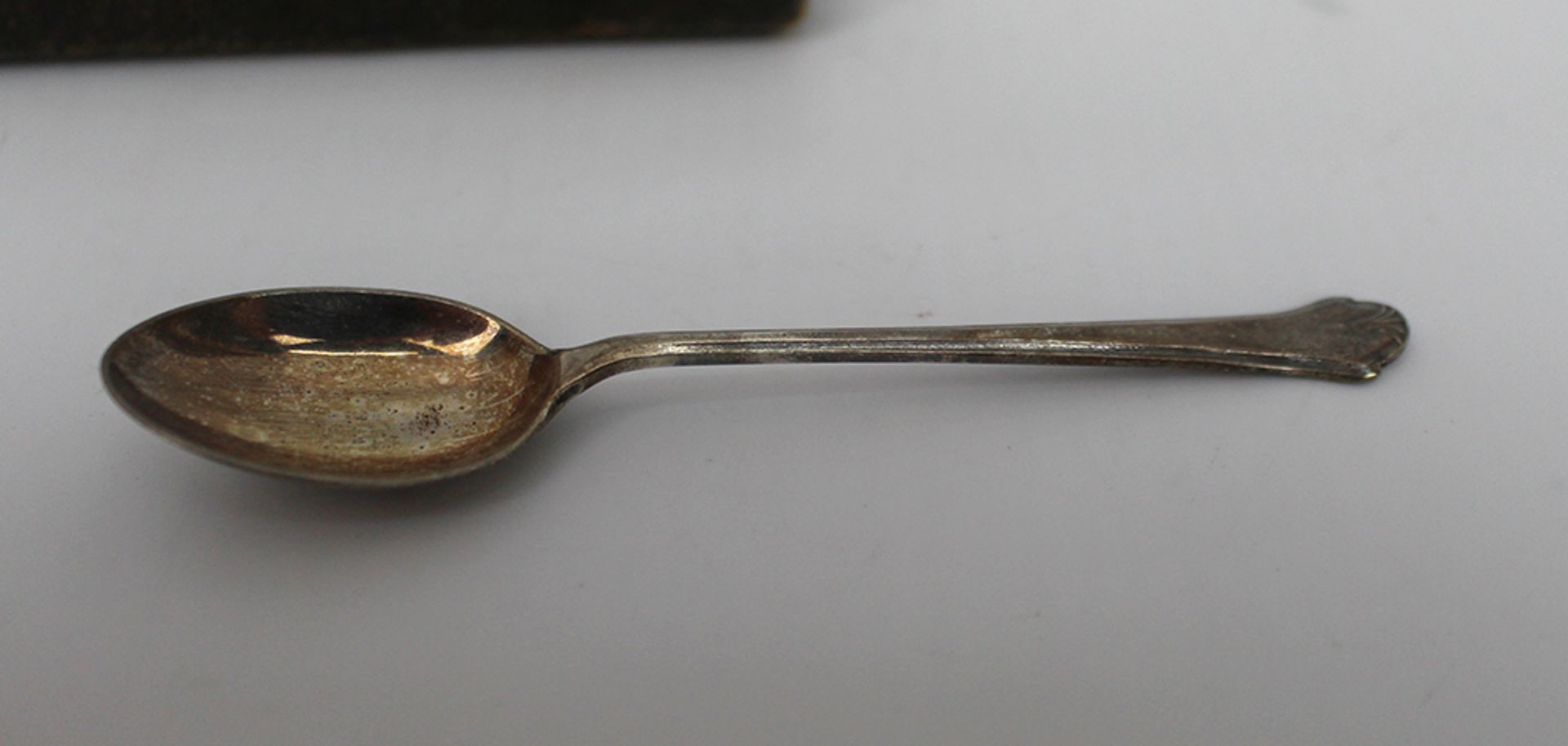 Cased Set of 6 Solid Silver Tea Spoons Chester 1941 - Image 2 of 5