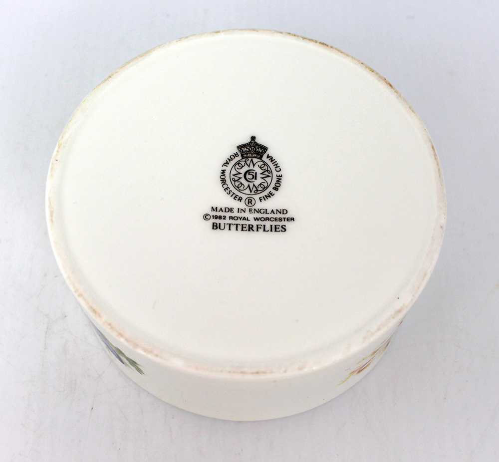 Royal Worcester Butterlies Lidded Circular Trinket Box - Image 3 of 3