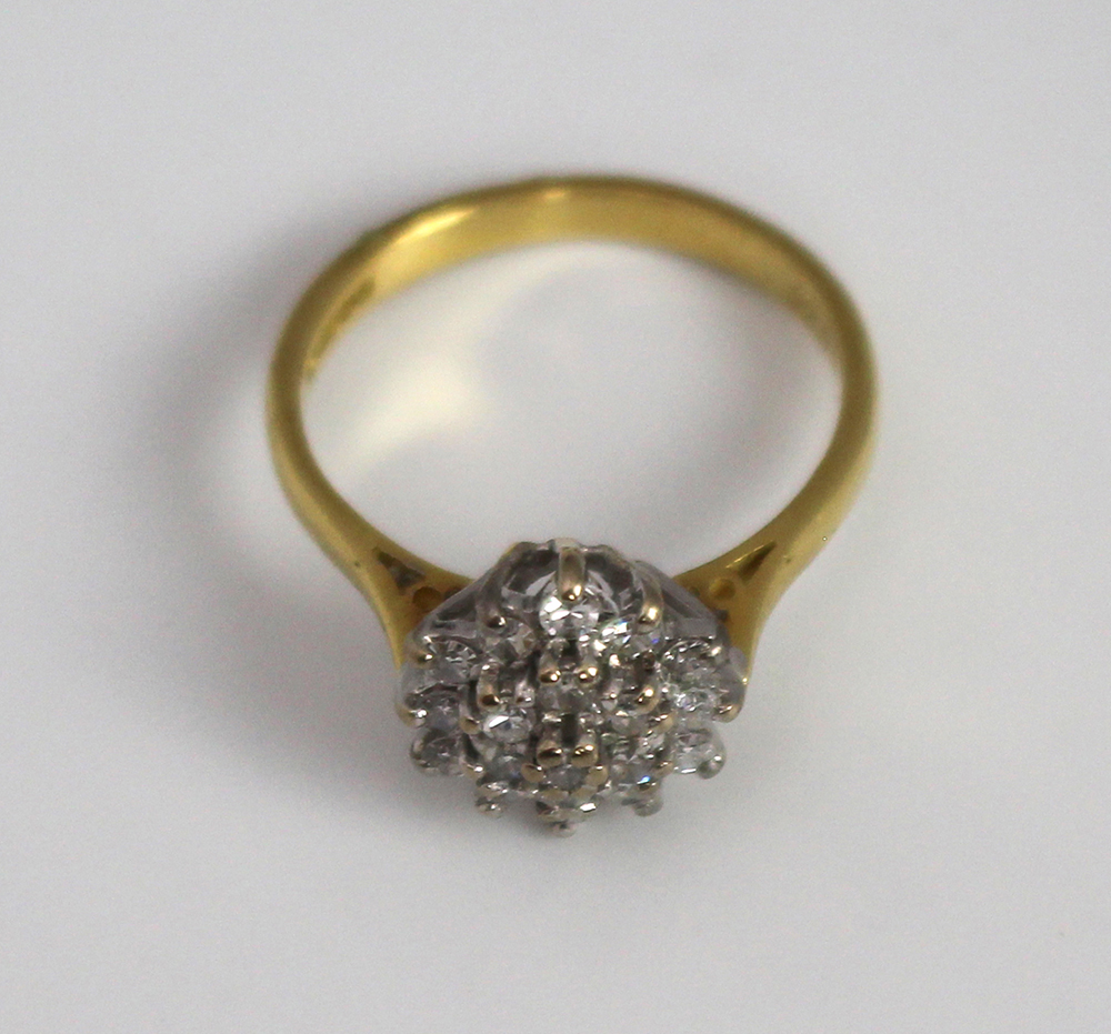 Diamond Cluster Ring - Image 2 of 7