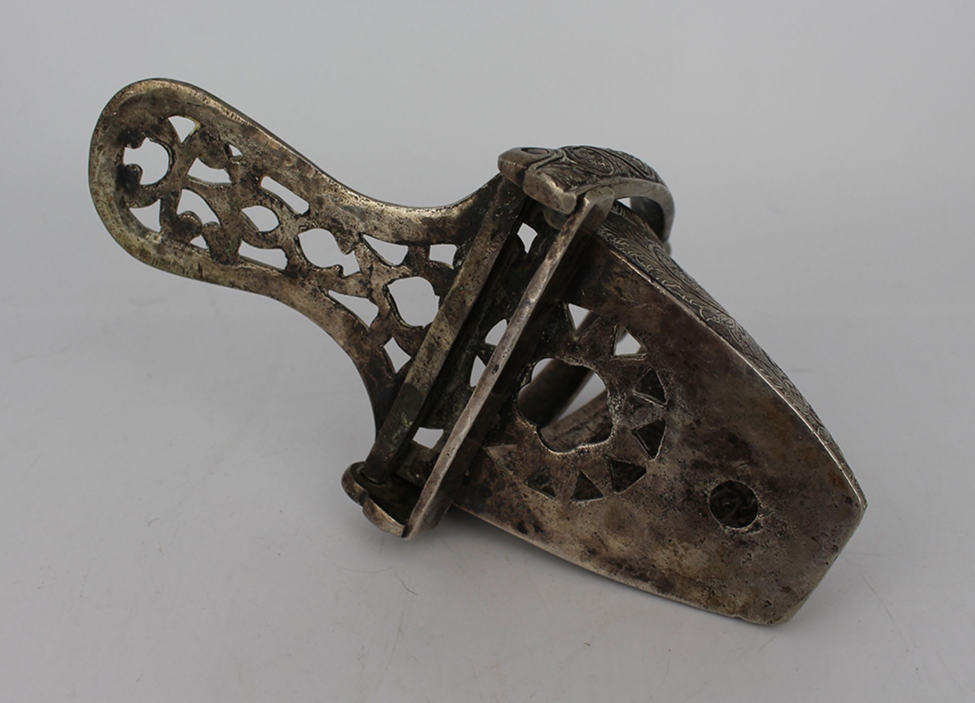 Interesting Early Antique Profusely Decorated Shoe Stirrup - Image 5 of 5