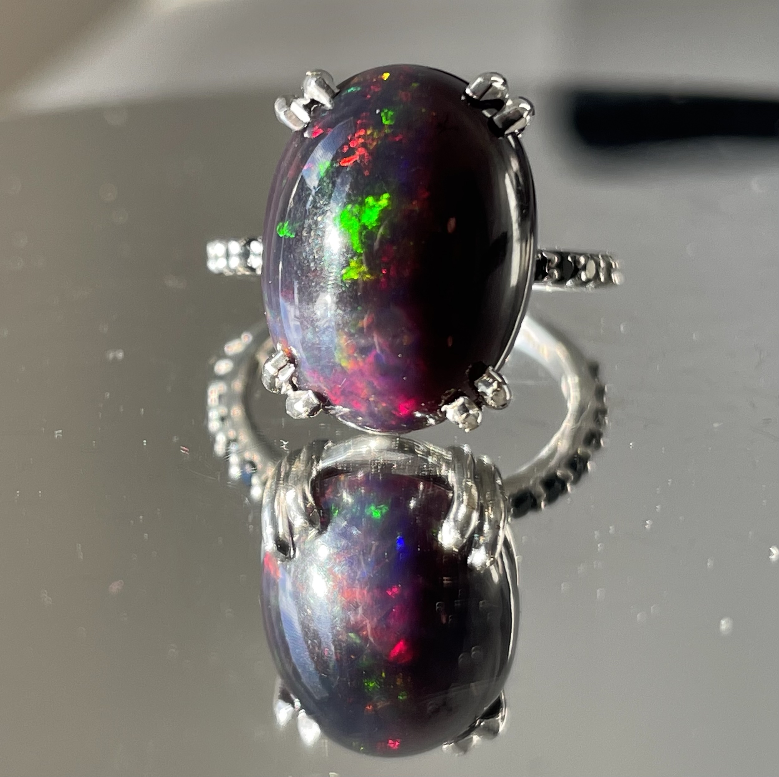 Beautiful 7.66CT Natural Black Opal Ring With Natural Black Diamond & 18k Gold - Image 8 of 9