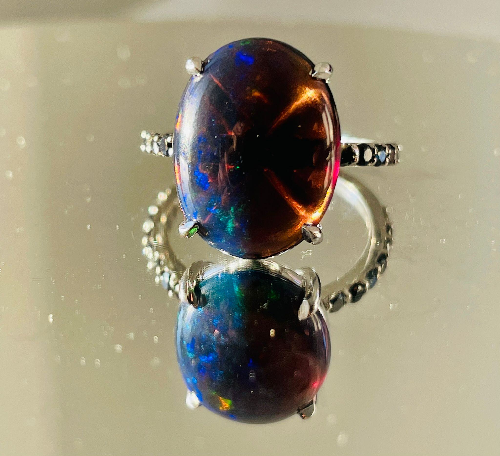 Beautiful 5.22 CT Natural Black Opal Ring With Natural Black Diamond & 18k Gold - Image 7 of 9