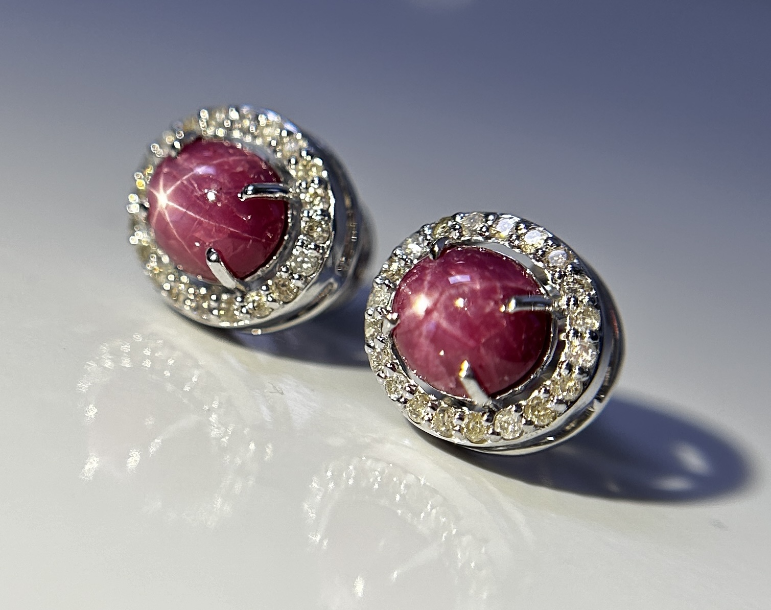 Beautiful Natural Star Ruby Earrings 3.21CT With Natural Diamonds & 18k Gold - Image 2 of 12
