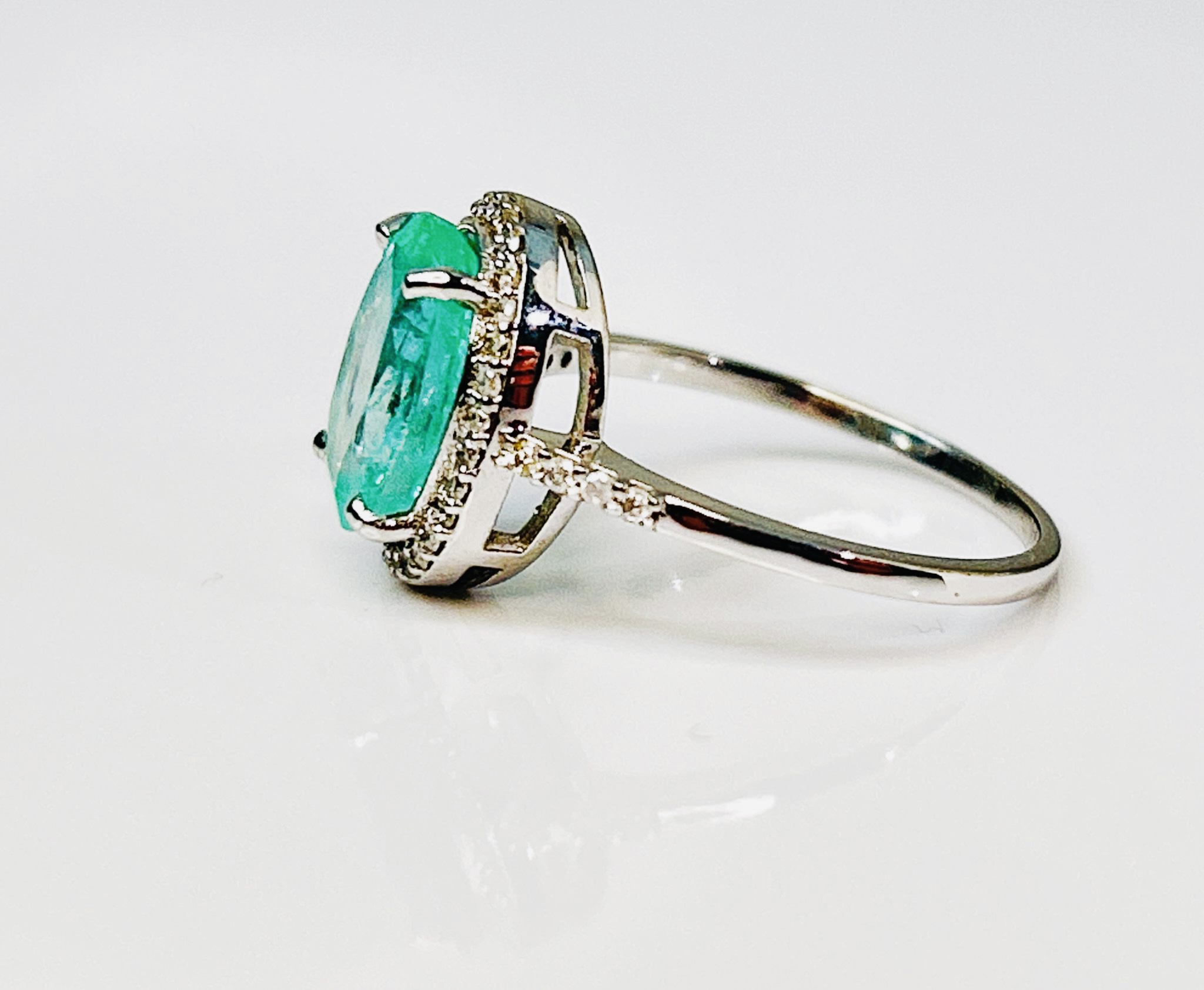 Beautiful 2.75 CT Untreated Natural Emerald Ring ,Diamonds & 18k Gold - Image 3 of 5