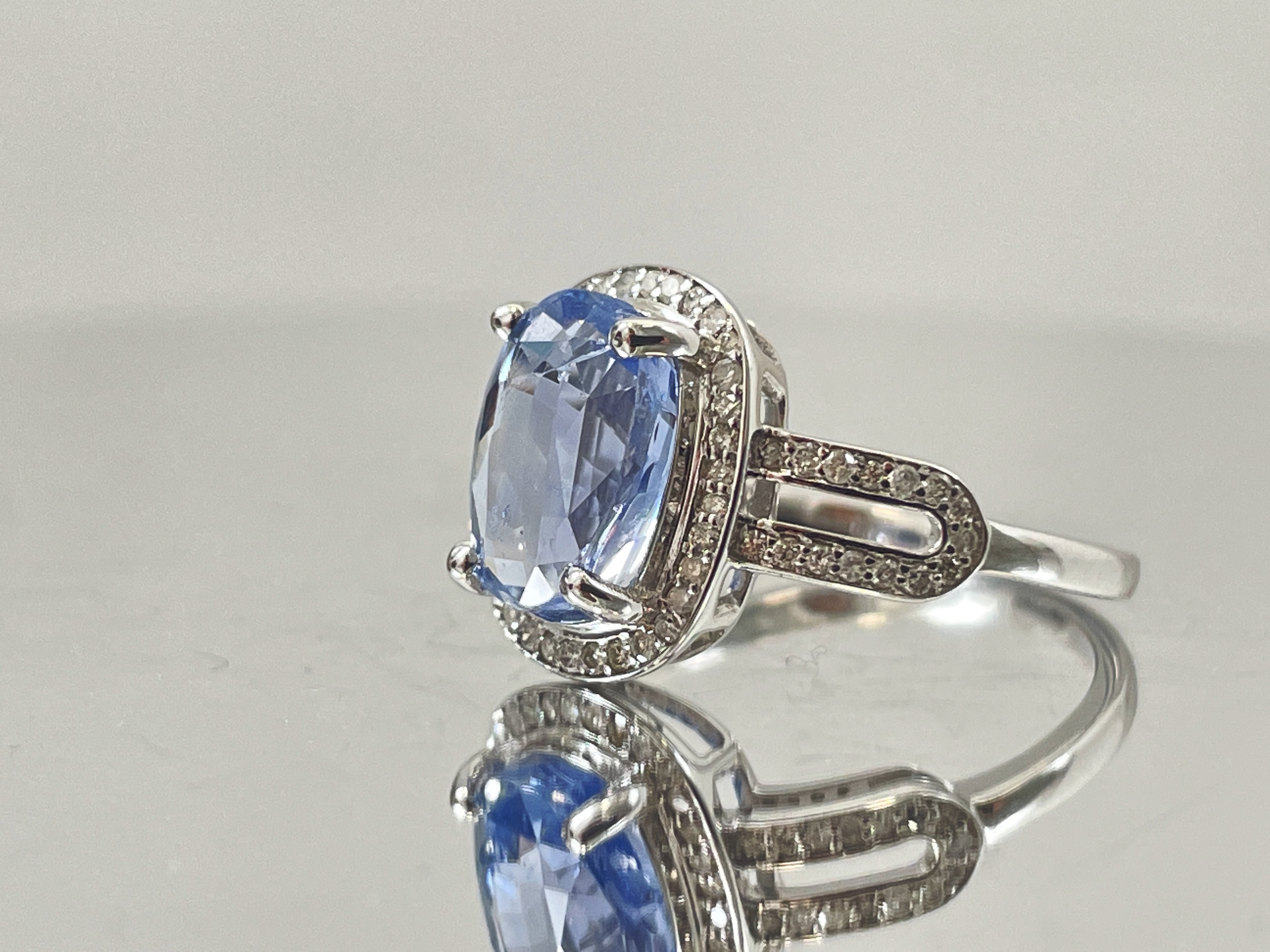 3.55 CT Unheated/Untreated Ceylon Cornflour Blue Sapphire Diamonds & 18k Gold - Image 2 of 6