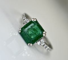 Beautiful Natural Emerald 2.30 CT With Natural Diamonds & 18k Gold